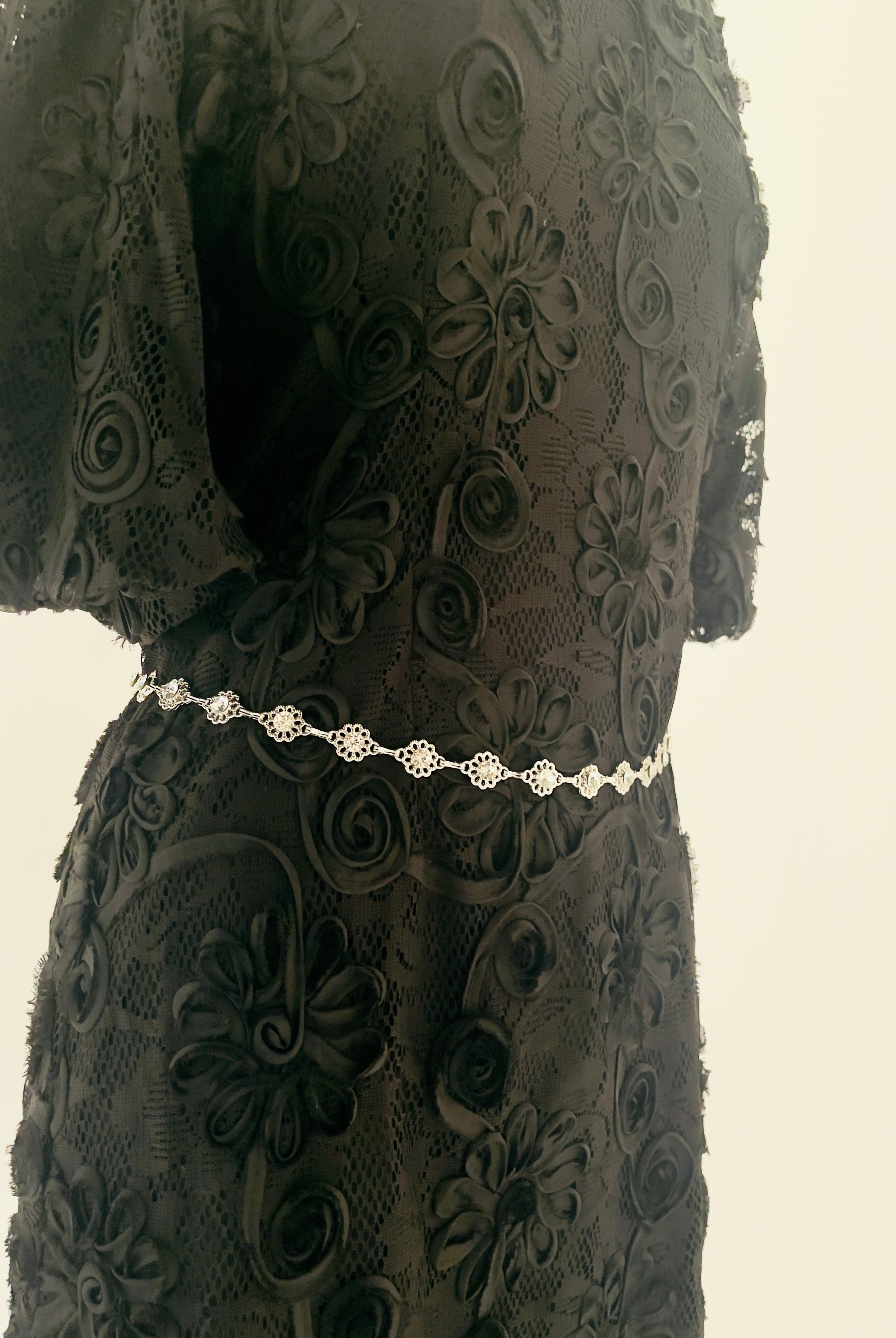 ميكا حزام على شكل وردة نسائي فضي