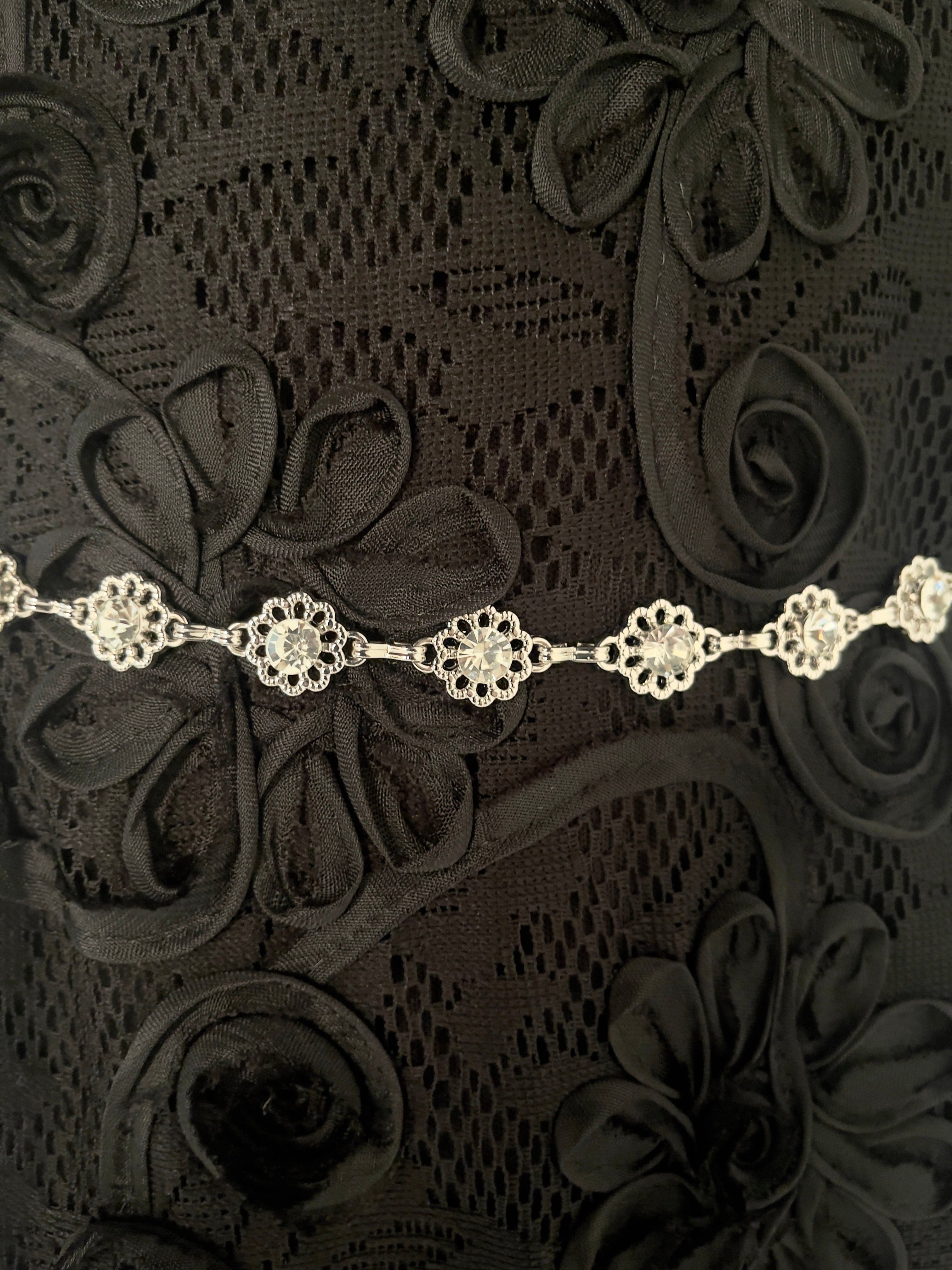 نتشي حزام معدني على شكل ورود فضي