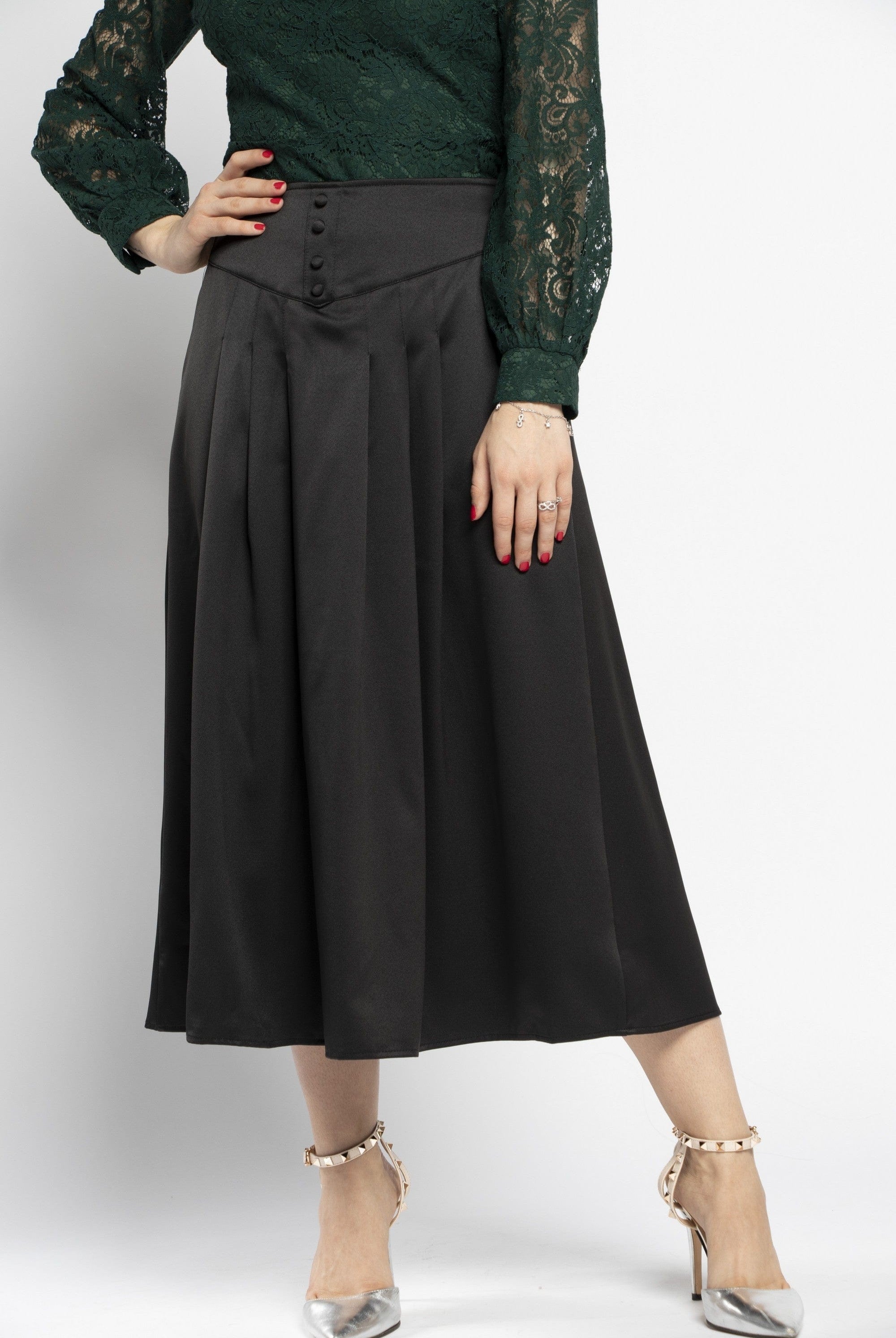 نتشي تنورة ميدي كسرات أمامية عريضة مع حزام عريض مزين بأزرار