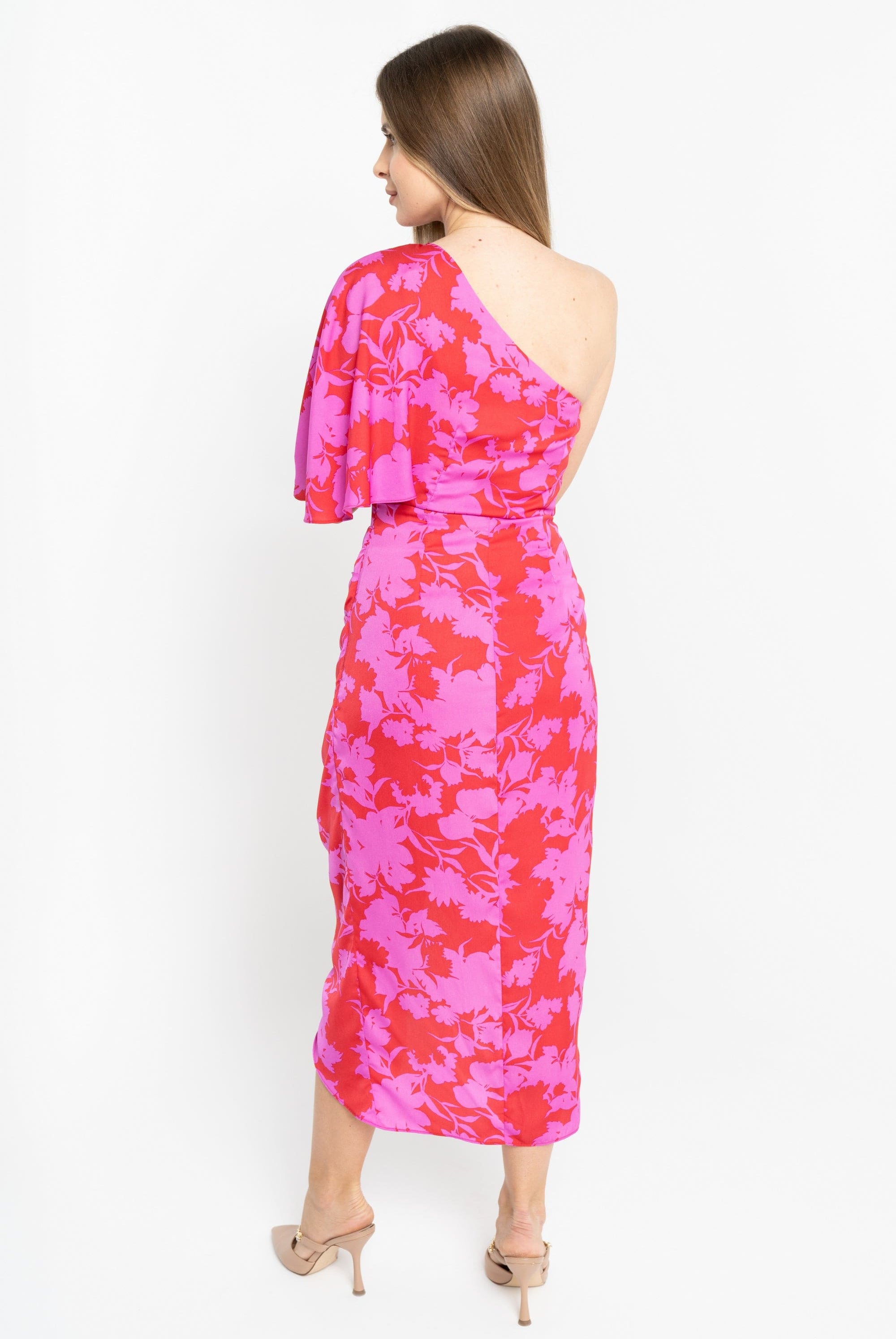 نتشي فستان ميدي على شكل فراشة مشجر كتف وكتف