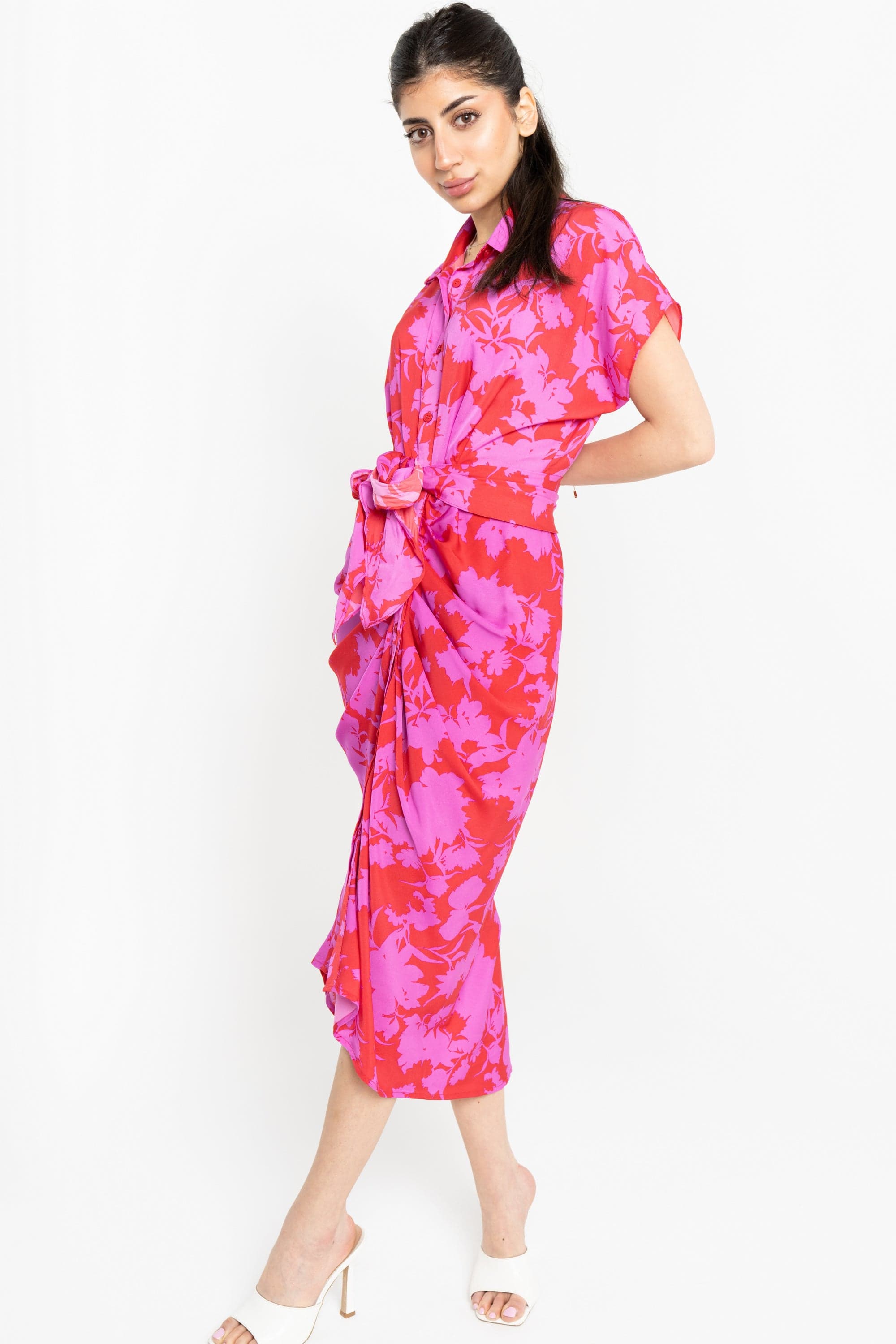 نتشي فستان ميدي أكمام قصير مشجر بحزام خصر