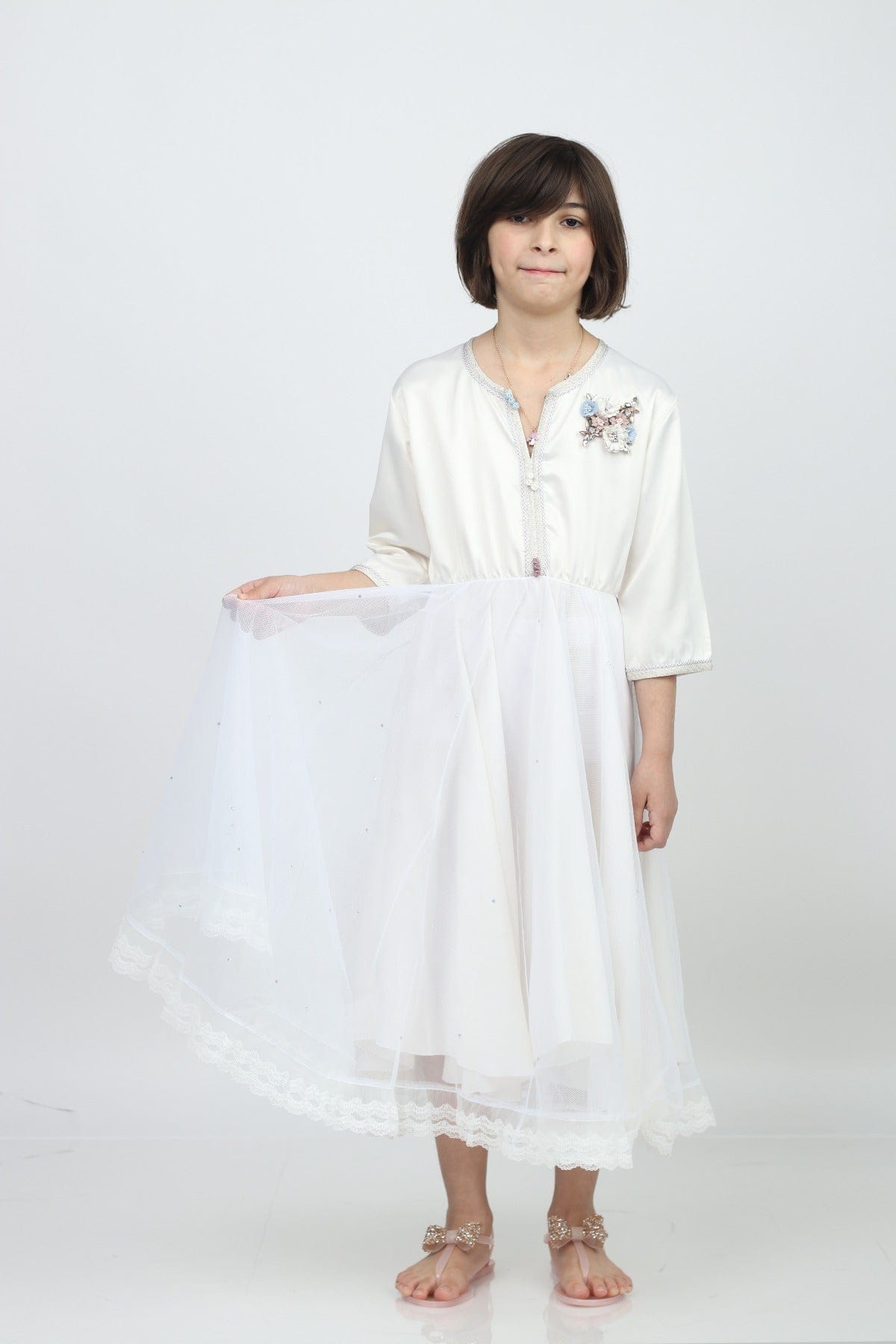 ديامانتين قفطان مطرز برباط 3/4 كم بيج فاتح