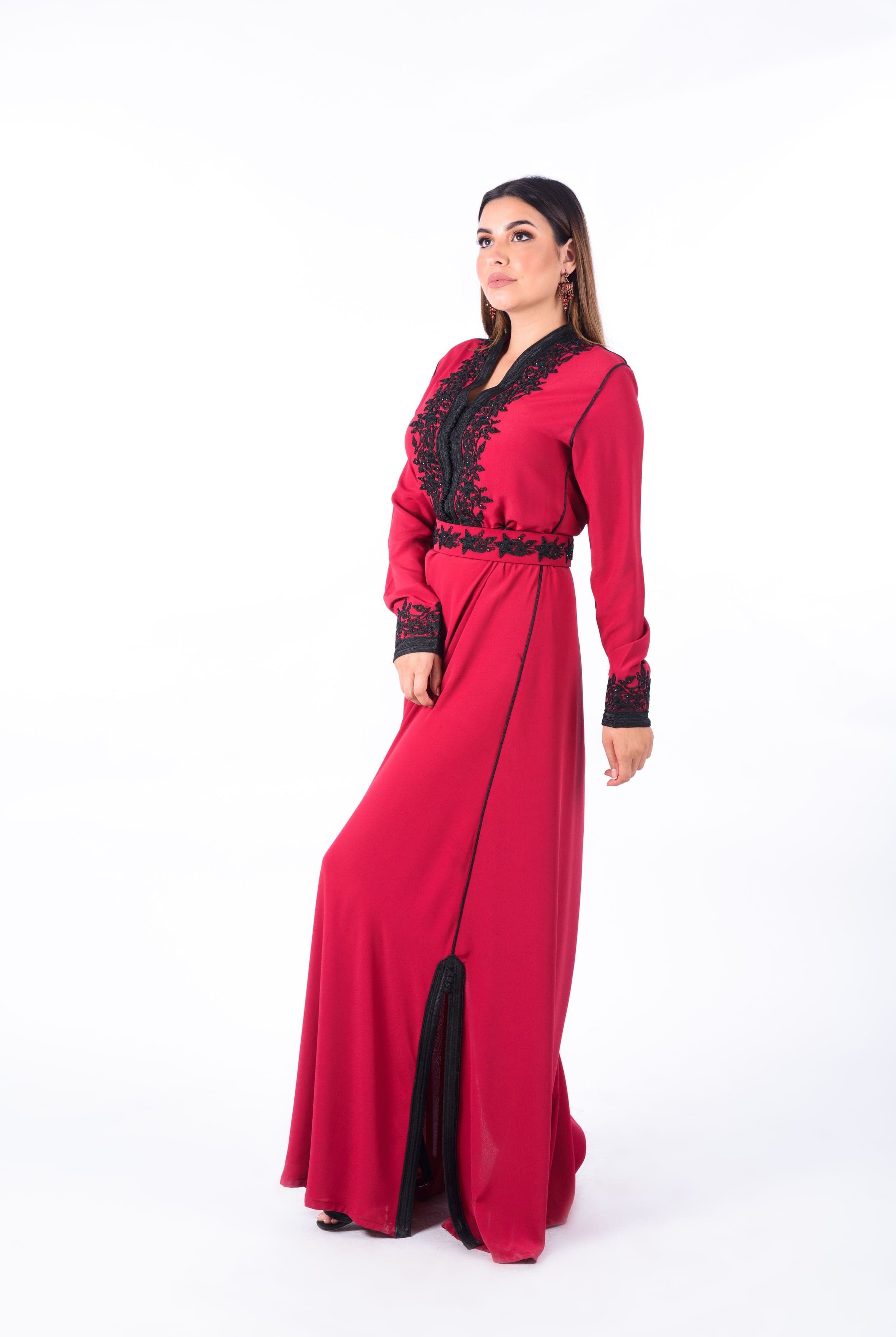 ديامانتين قفطان مزينة بالخيوط طويلة ماكسي بأكمام طويلة أحمر وردي