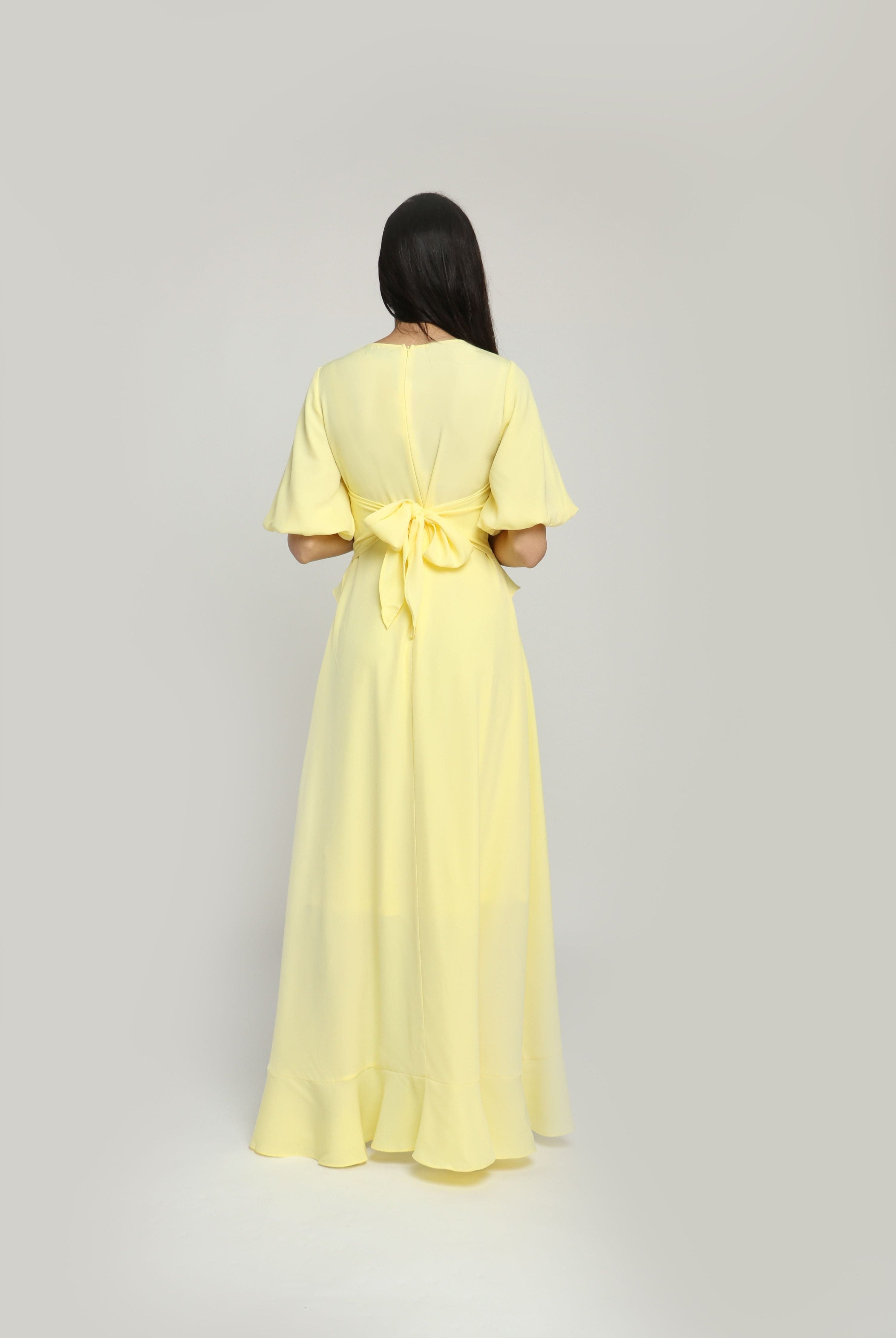 نتشي فستان رسمي طويل سادة مكشكش كم قصير