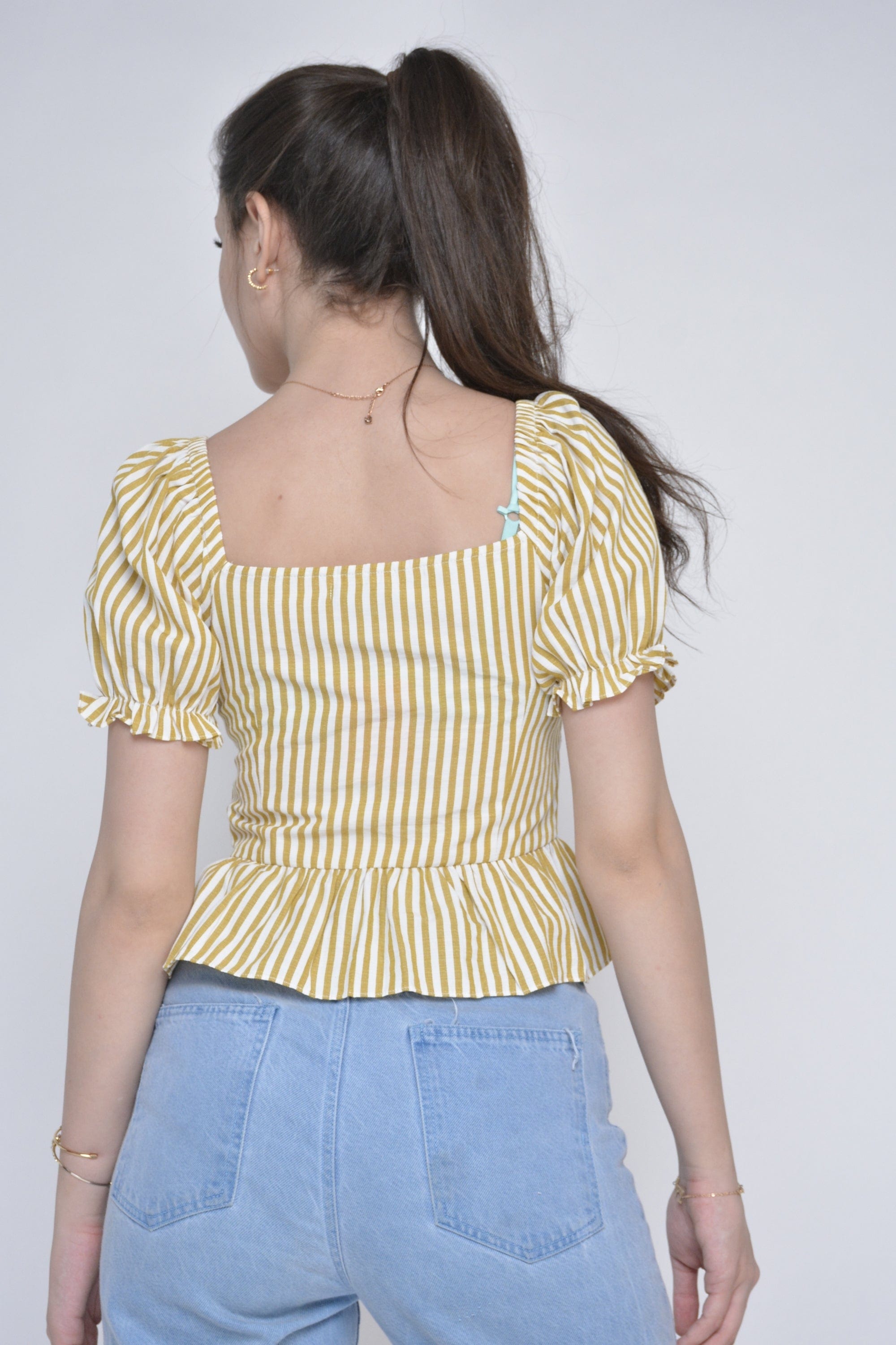 نتشي بلوزة مقلمة بالطول كم قصير بف بأزرار أمامية نسائي