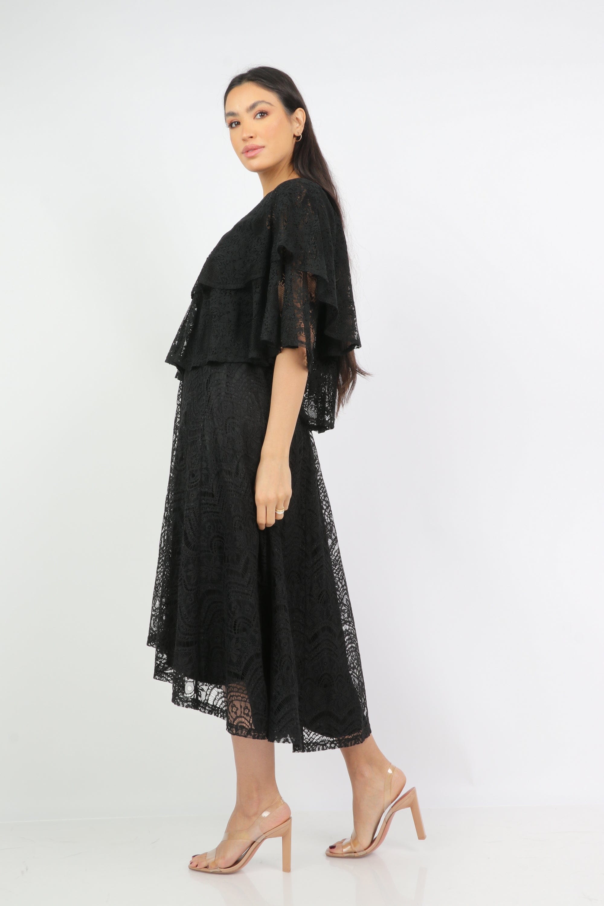 نتشي بلوزة دانتيل فراشة مفتوحة طبقتين بزرار نص كم نسائي