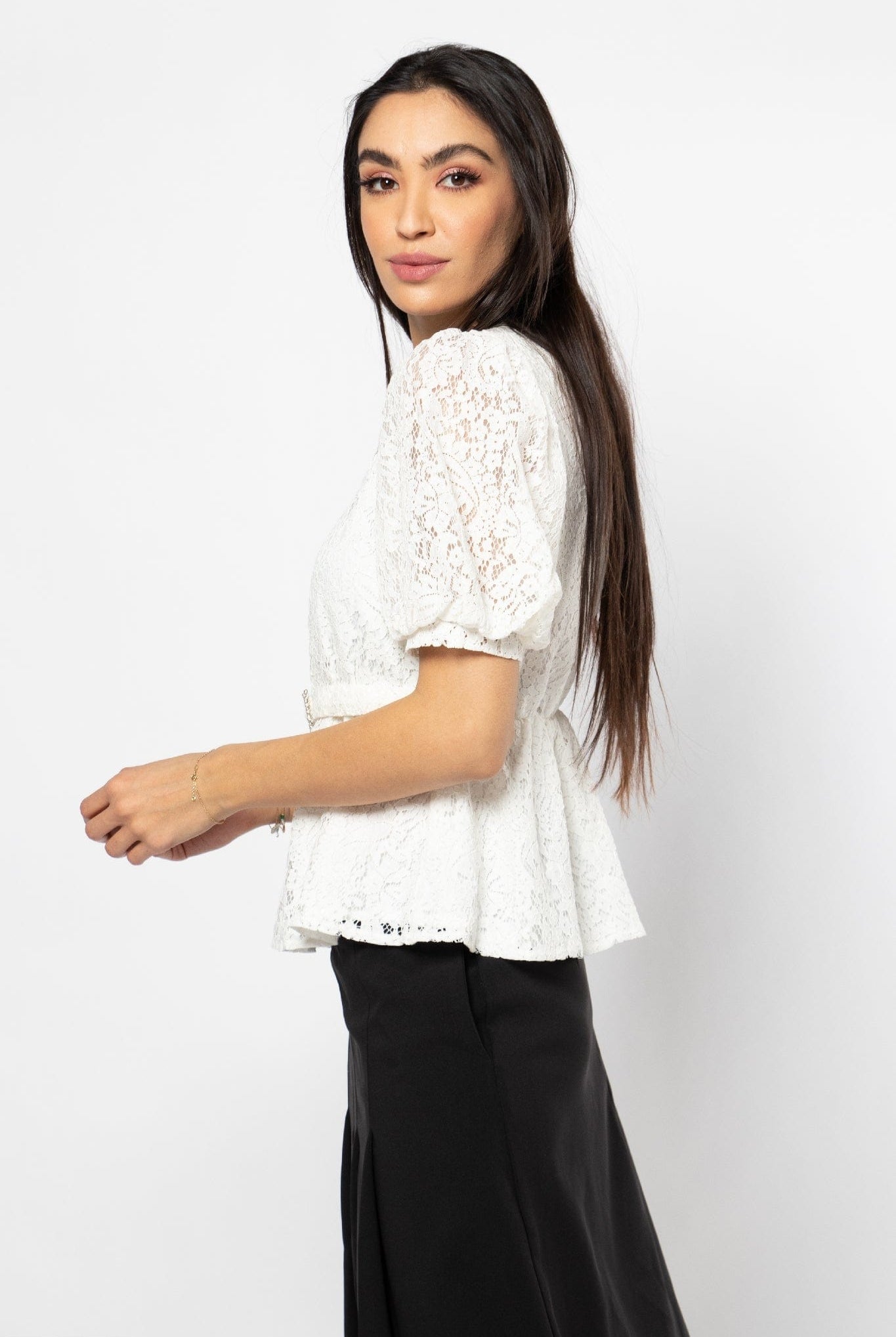 نتشي بلوزة دانتيل بحزام كم قصير منفوخ نسائي