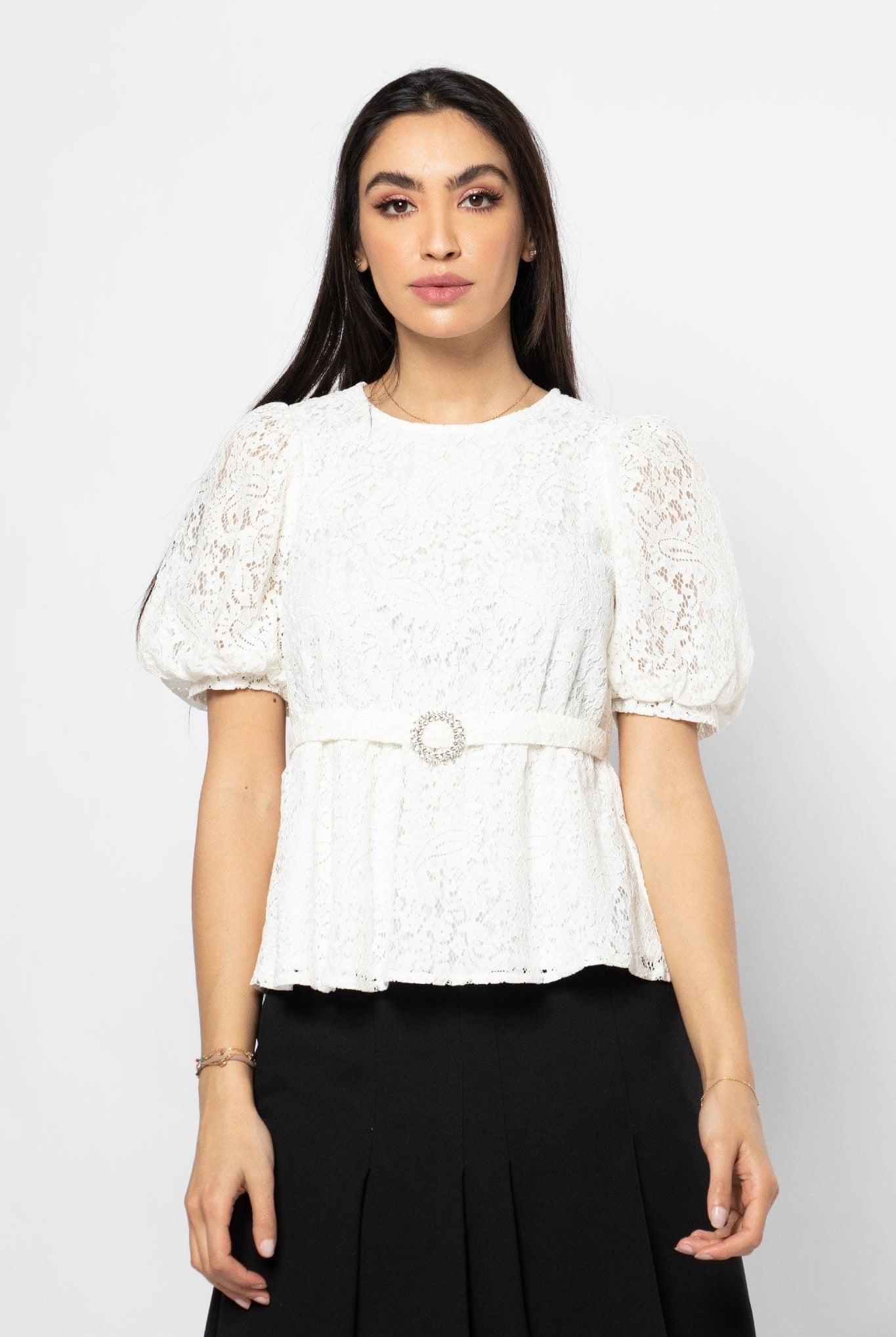 نتشي بلوزة دانتيل بحزام كم قصير منفوخ نسائي