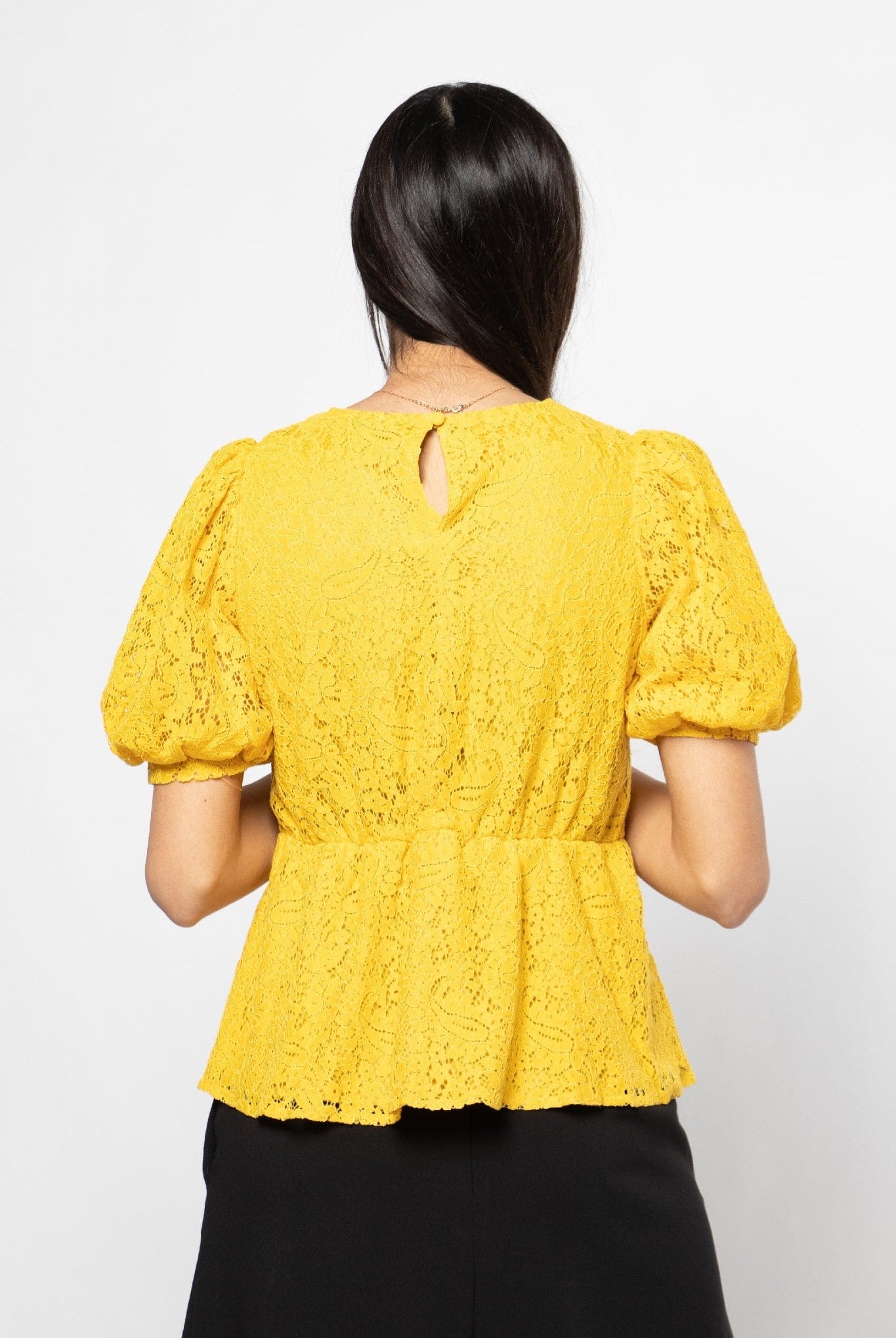 نتشي بلوزة دانتيل بحزام كم قصير منفوخ نسائي