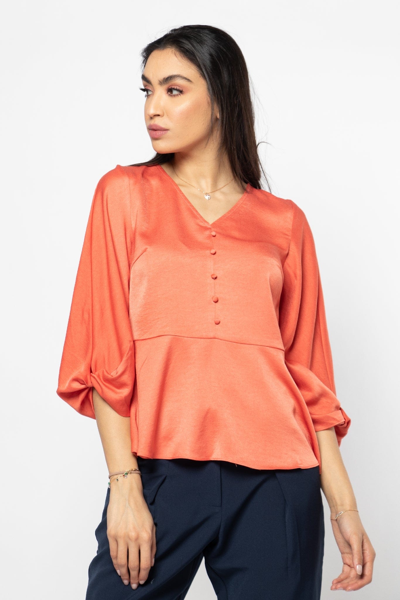 نتشي بلوزة رسمية ناعمة مزينة بأزرار أمامية وخصر كلوش 3/4 كم نسائي