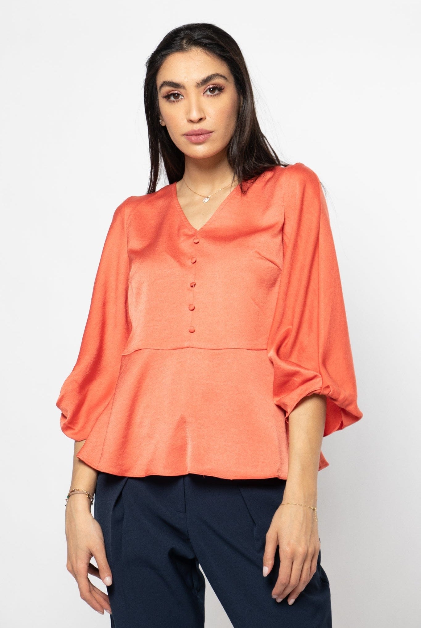 نتشي بلوزة رسمية ناعمة مزينة بأزرار أمامية وخصر كلوش 3/4 كم نسائي