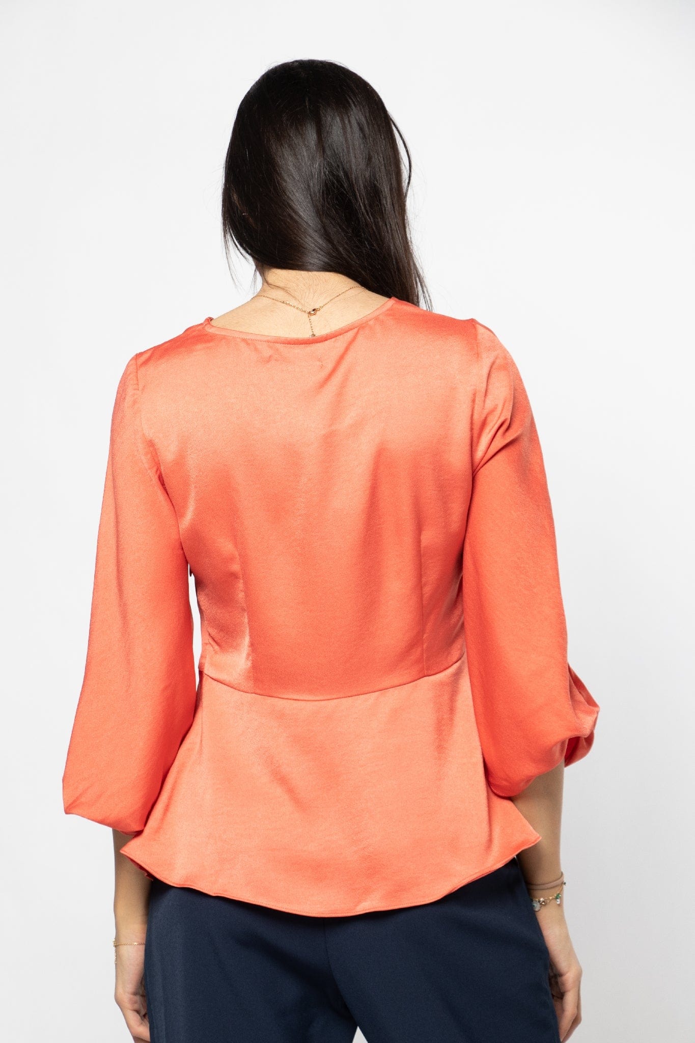 نتشي بلوزة رسمية ناعمة مزينة بأزرار أمامية وخصر كلوش 3/4 كم نسائي