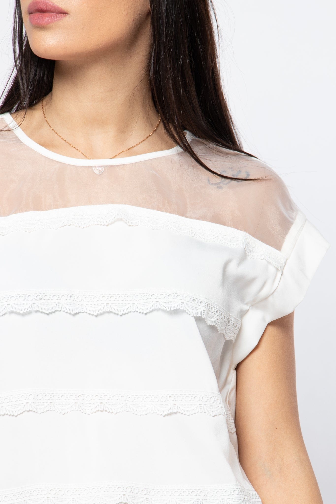 نتشي بلوزة رسمية مزينة بالدانتيل بأكتاف شيفون نسائي