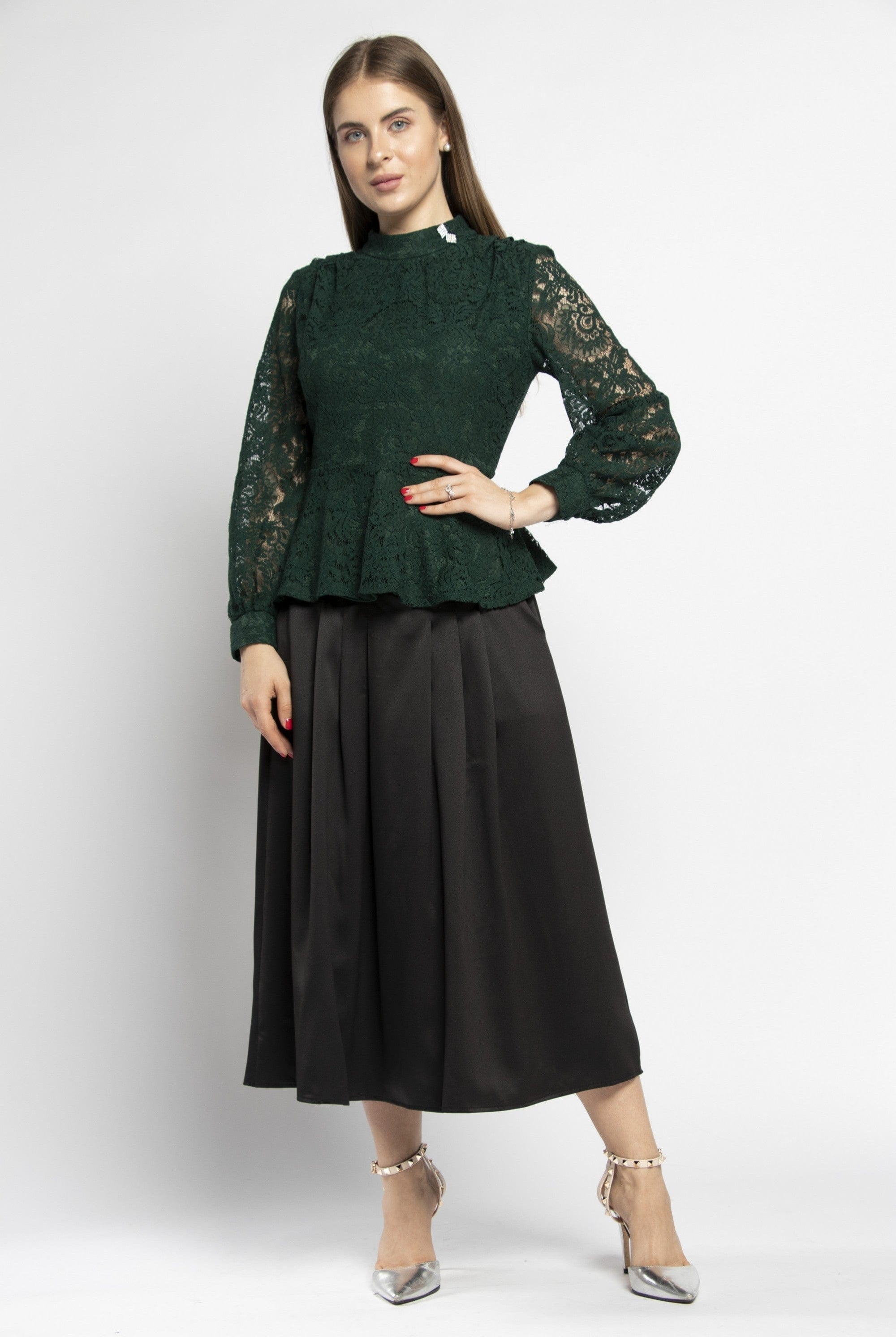 نتشي بلوزة دانتيل نبطن بأكمام طويلة شفافة