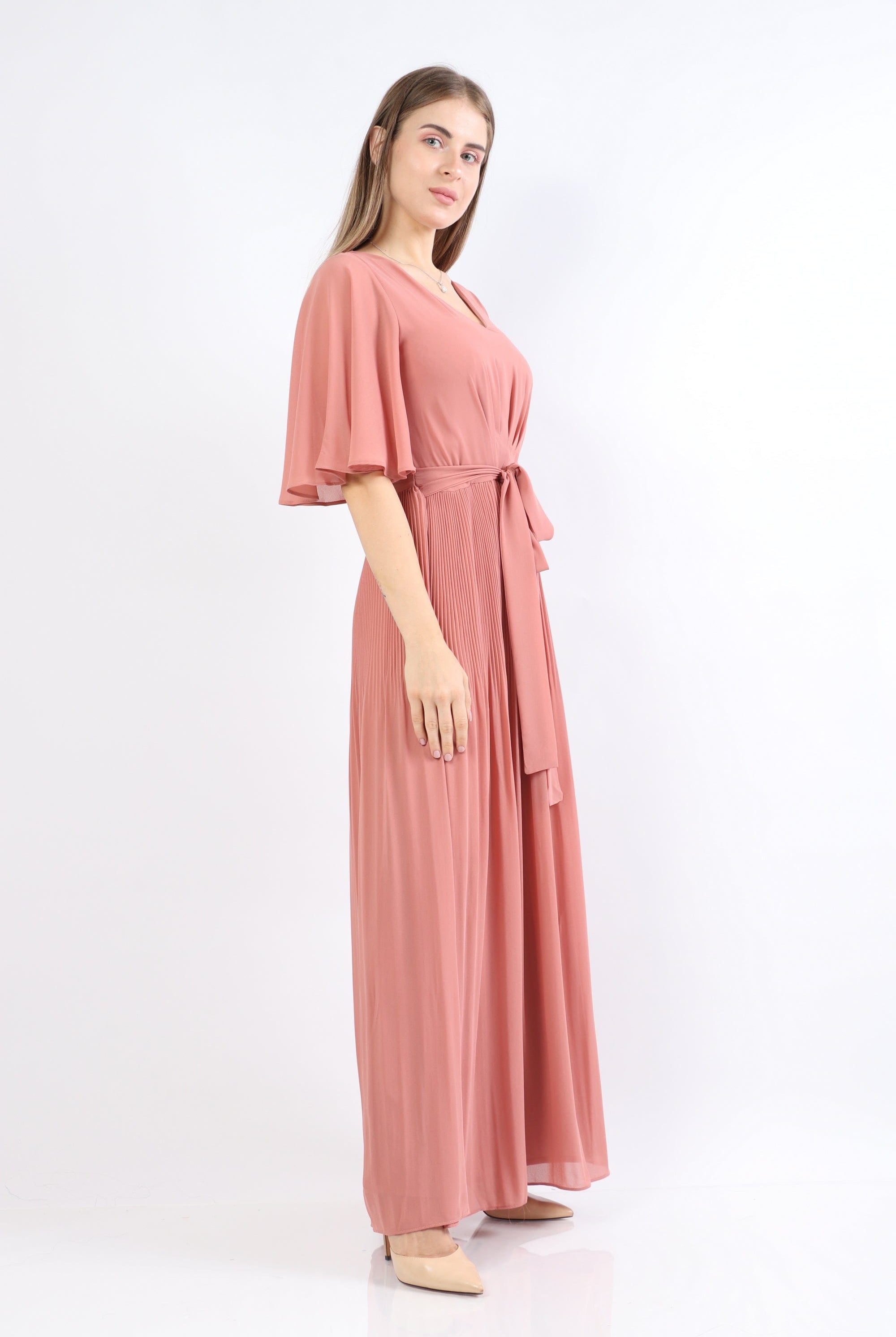 نتشي فستان طويل بيليسيه بكسرات على الصدر كم قصير