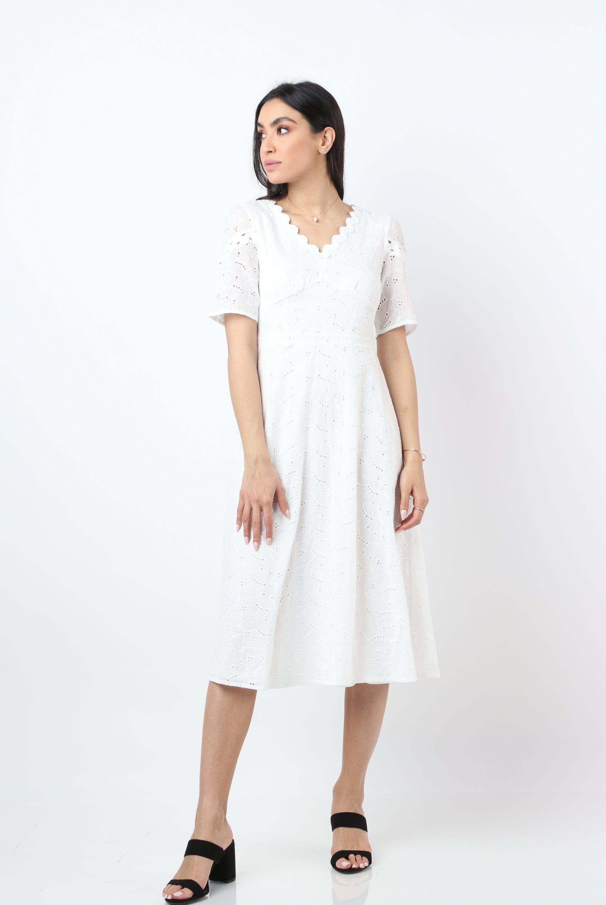 نتشي فستان ميدي قطن بفتحة صدر على شكل V بكم قصير