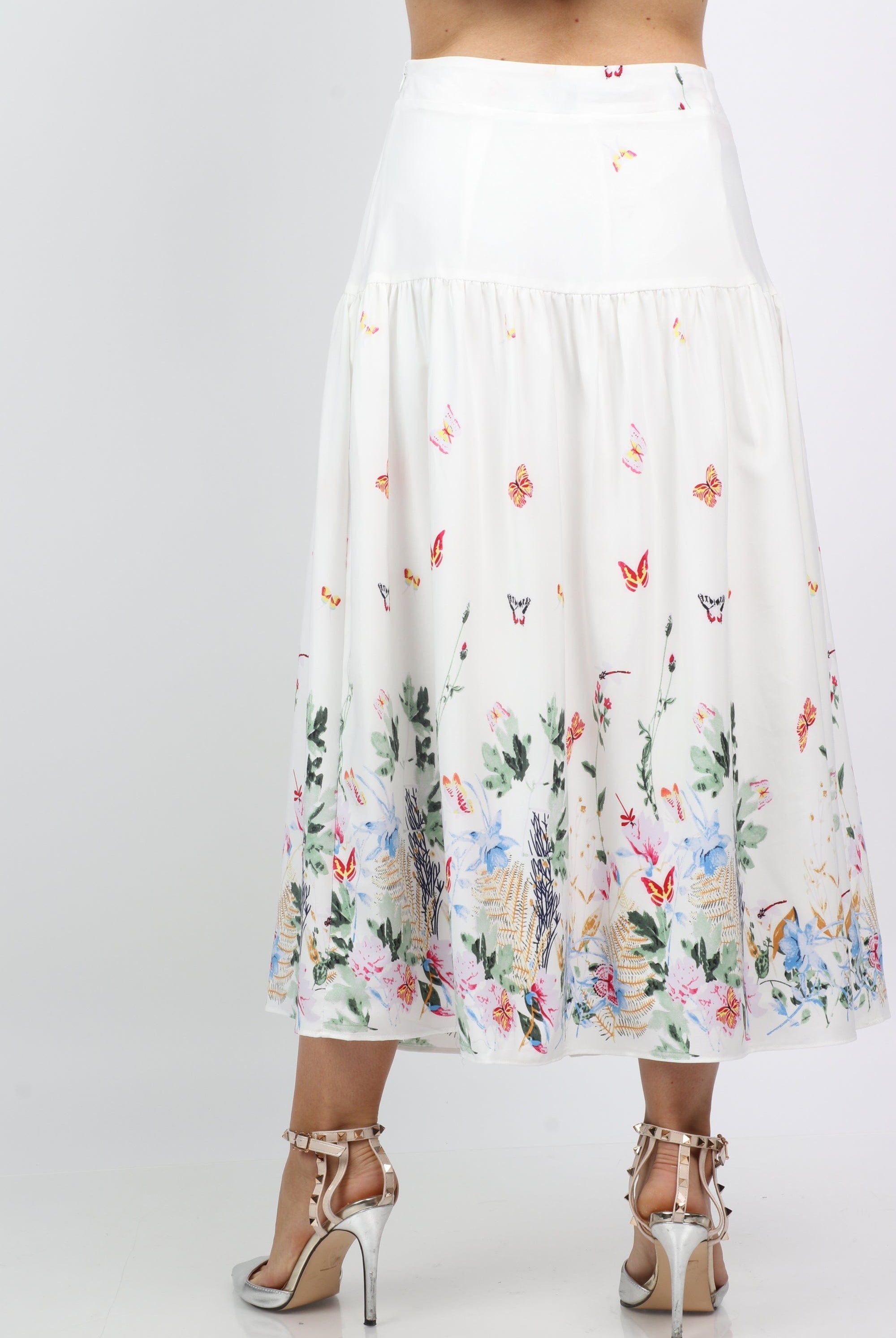 نتشي تنورة ميدي مشجرة بأزرار أمامية