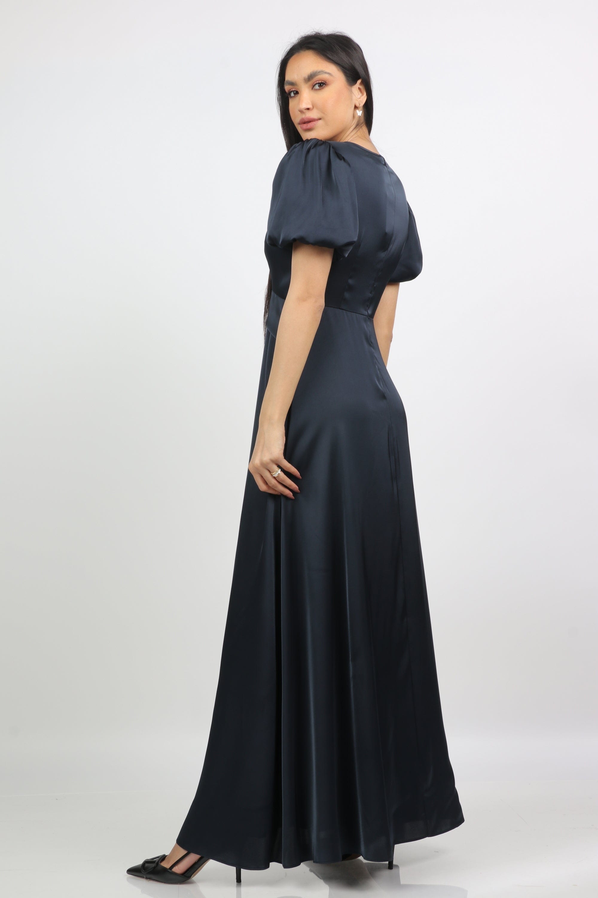 نتشي فستان طويل سادة ناعم مخصر كم قصير منفوخ