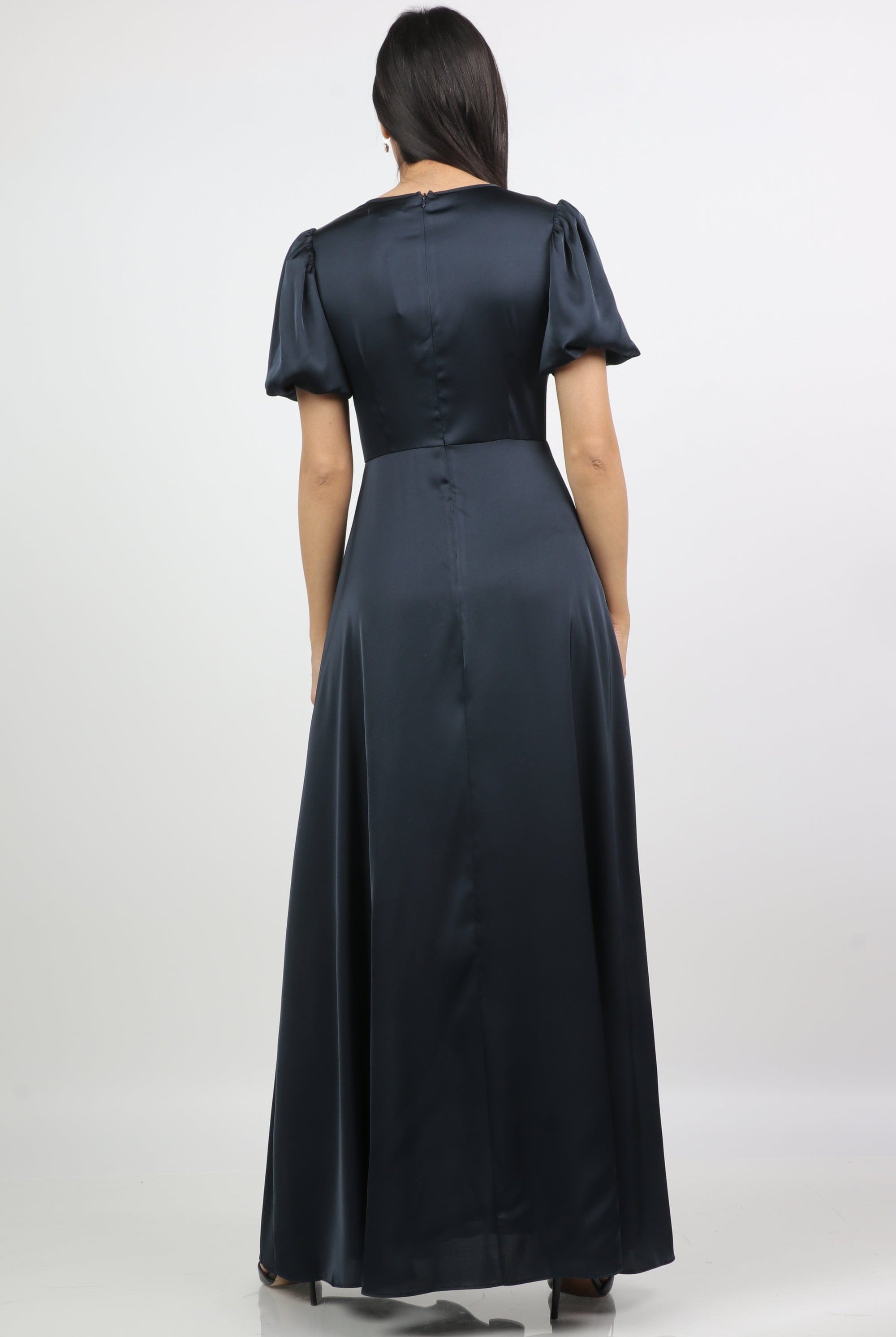 نتشي فستان طويل سادة ناعم مخصر كم قصير منفوخ