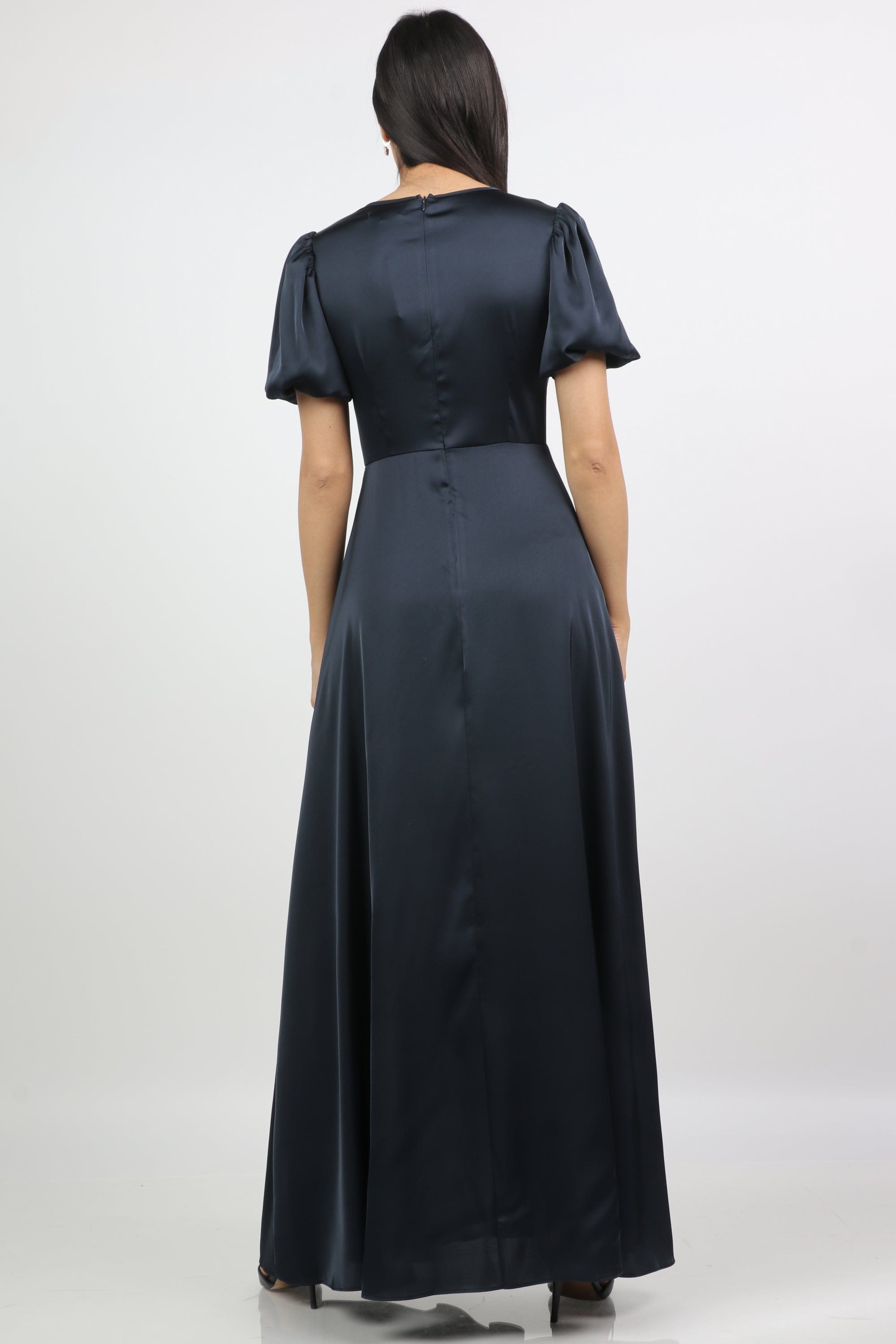 نتشي فستان طويل سادة ناعم مخصر كم قصير منفوخ