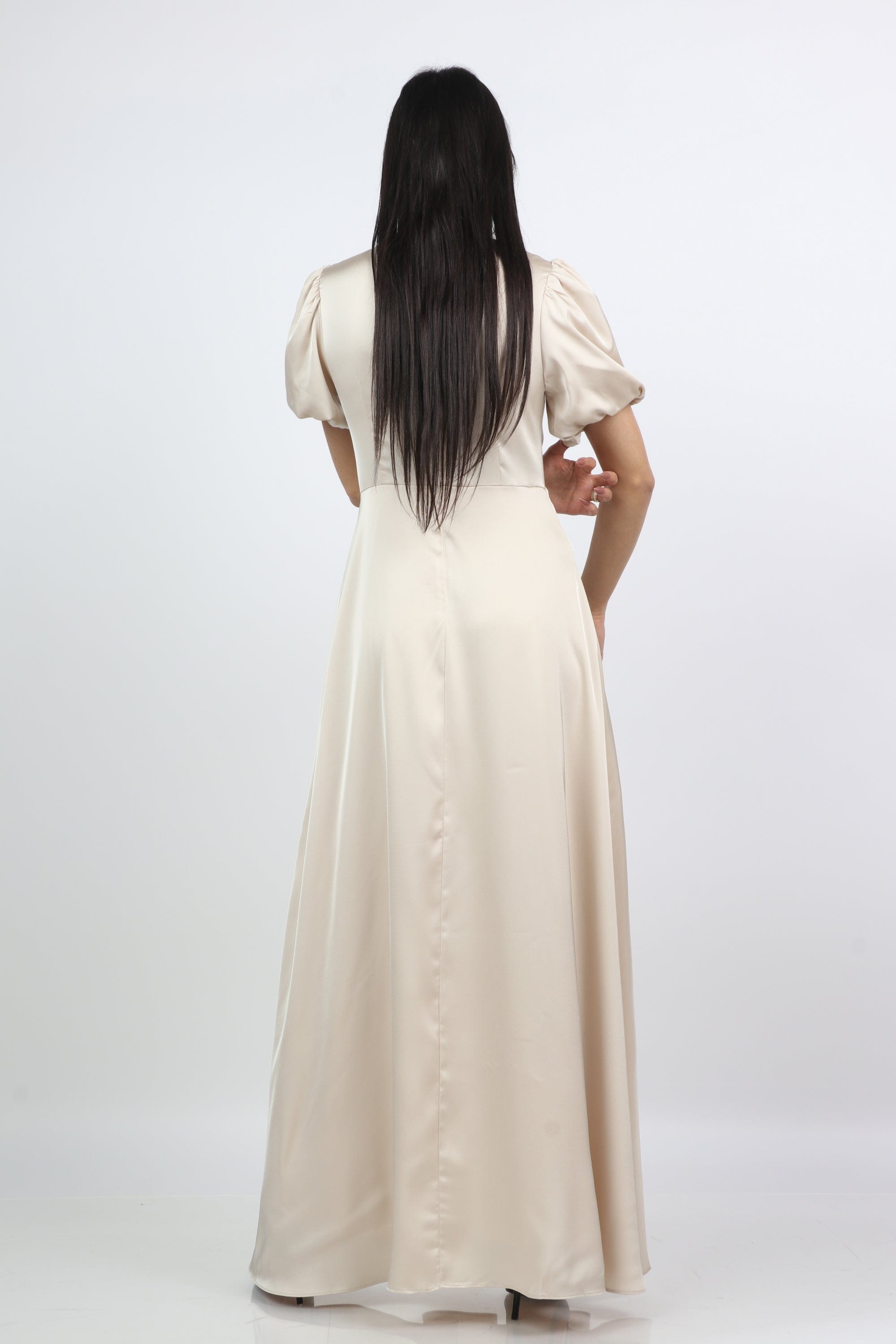 نتشي فستان طويل سادة ناعم مخصر كم قصير منفوخ