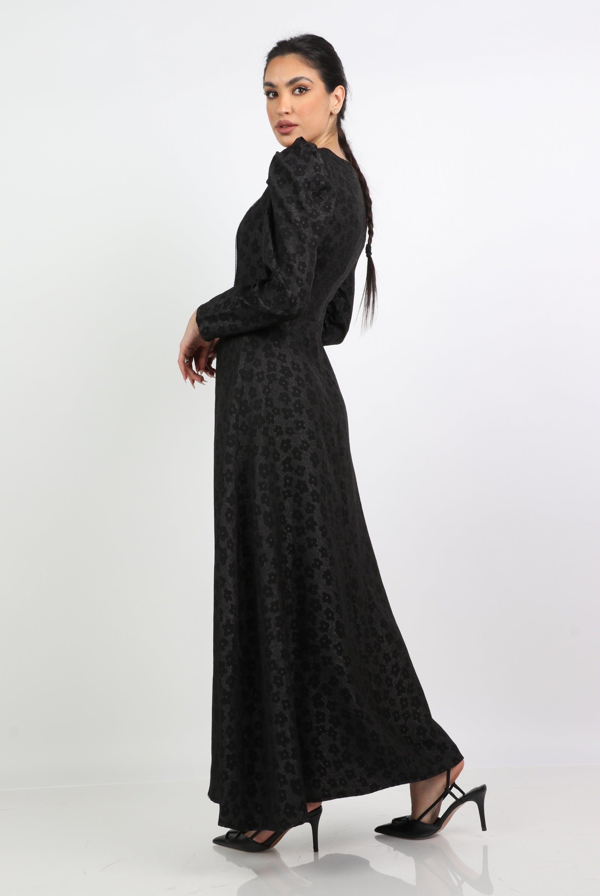 نتشي فستان طويل منقوش ورورد باكمام بف طويلة