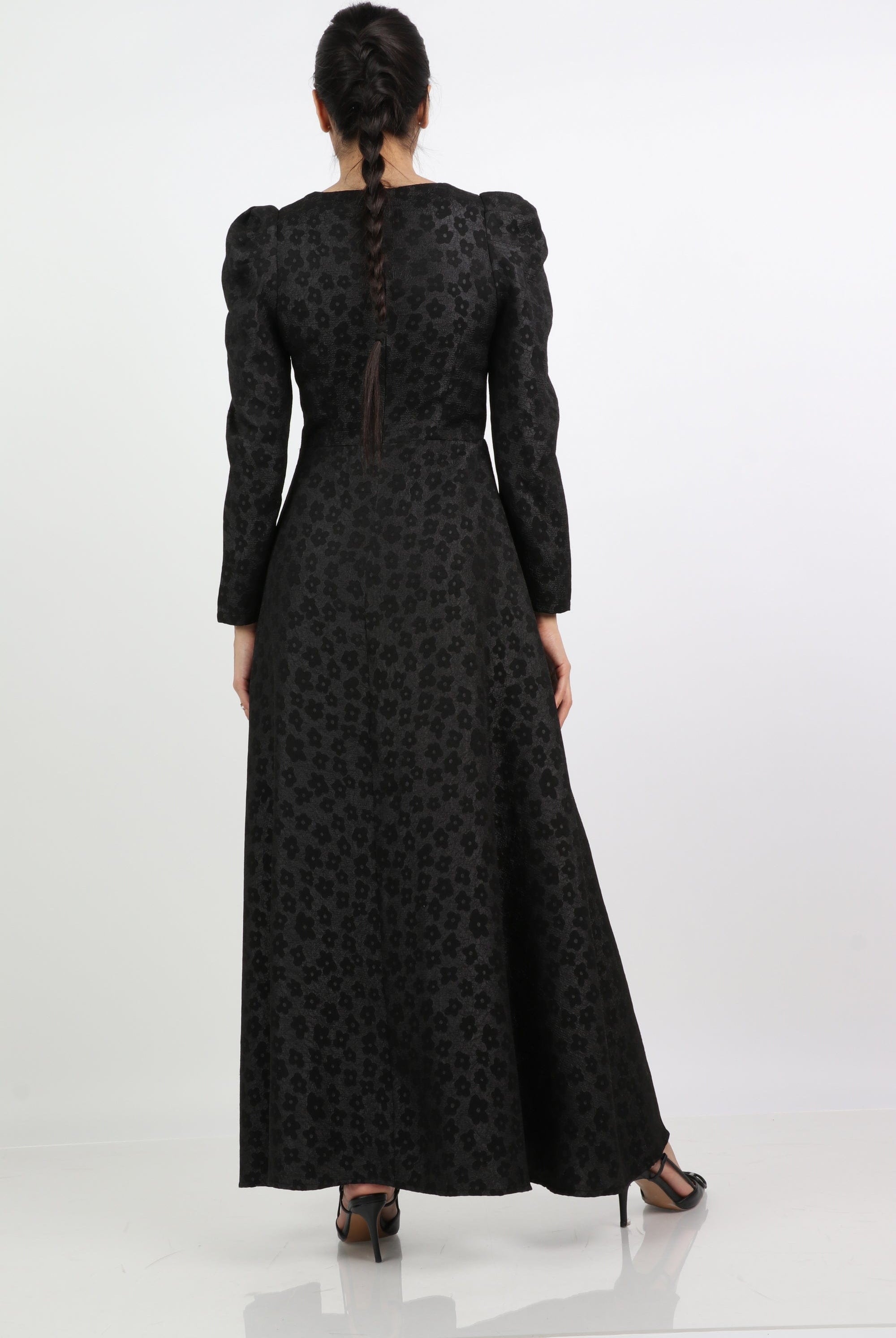 نتشي فستان طويل منقوش ورورد باكمام بف طويلة