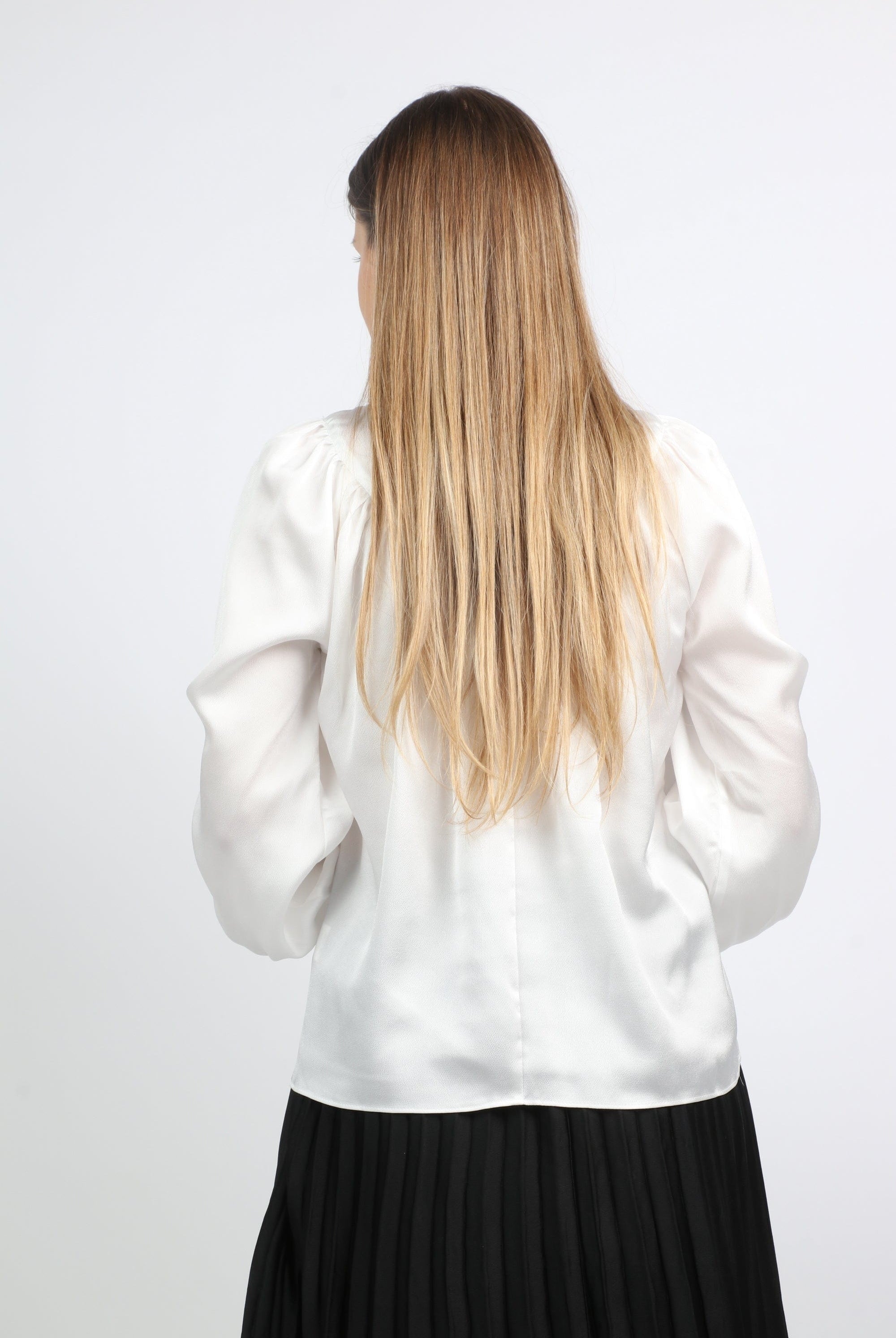 نتشي بلوزة كلاسيك بصدر سبعة كم طويل منفوخة نسائي