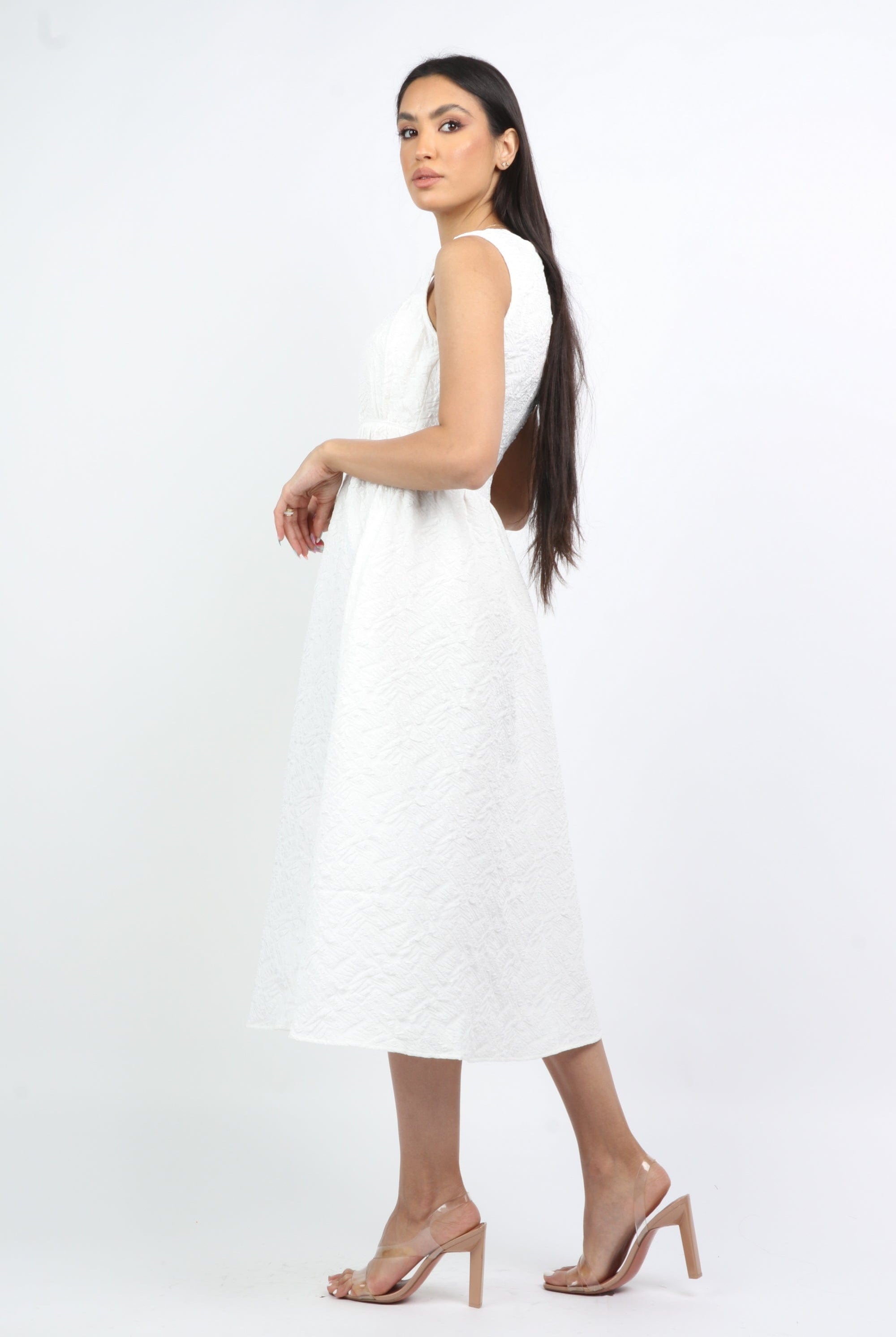 نتشي فستان ميدي مخصر بفتحة صدر مربعة بدون كم