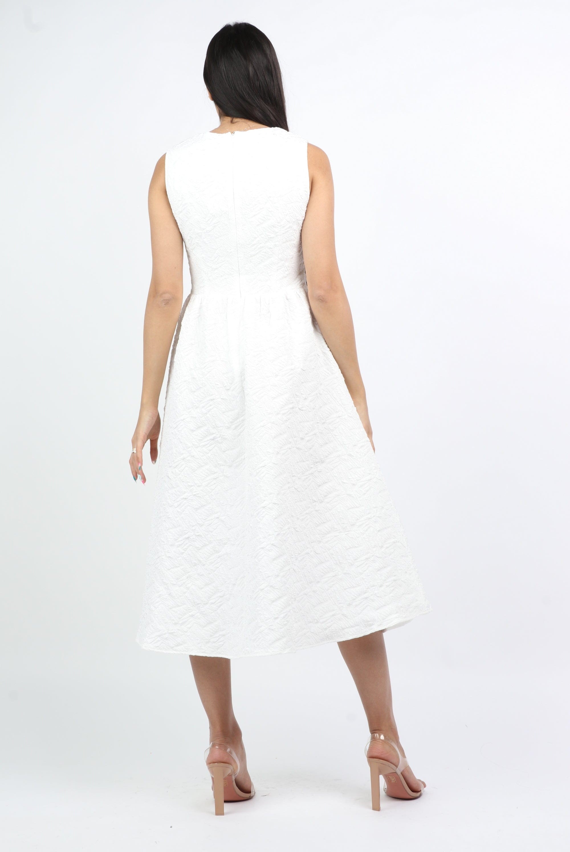 نتشي فستان ميدي مخصر بفتحة صدر مربعة بدون كم