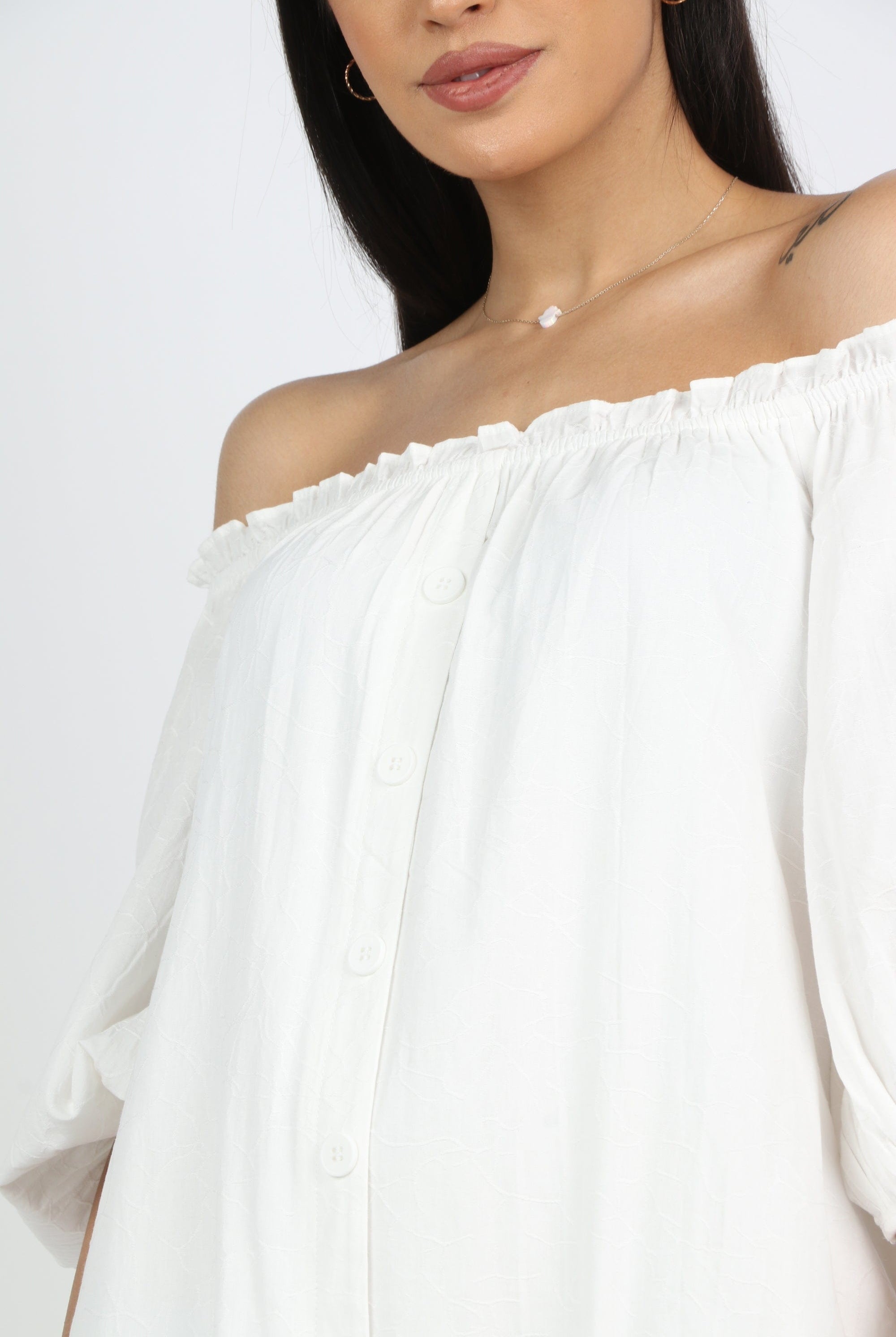 نتشي فستان ميدي اوف شولدر مزين بأزرار أمامية كم قصير