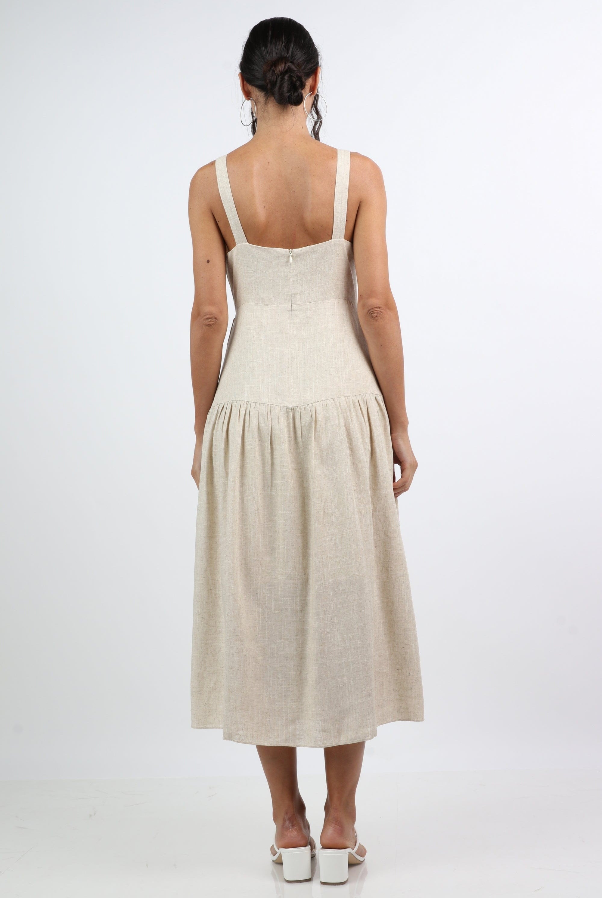 نتشي فستان ميدي بحمالات عريضة سادة مخصر بدون كم