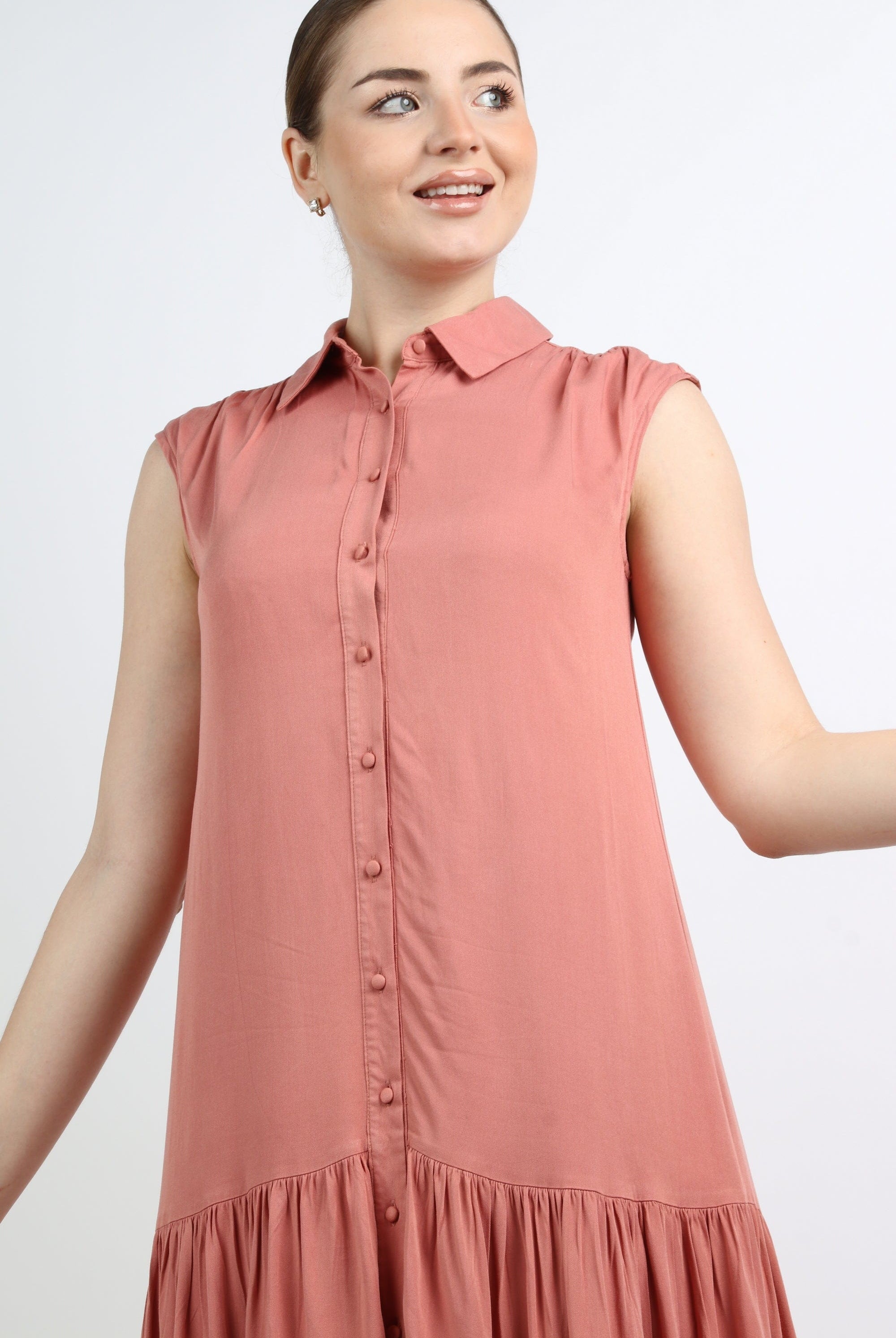 نتشي فستان طويل سادة بياقة وأزرار أمامية بدون كم وردي باهت