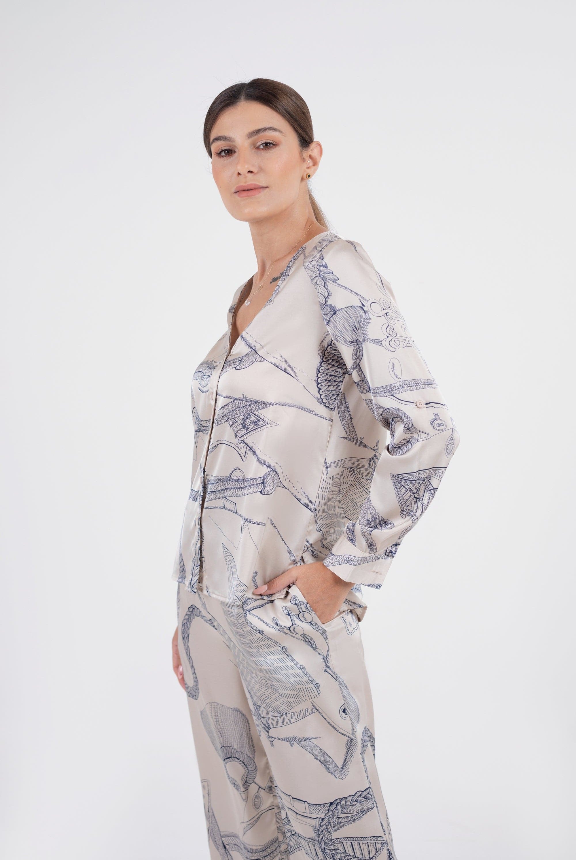 نتشي قميص نقشة زيبرا برقبة سبعة وكم طويل نسائي