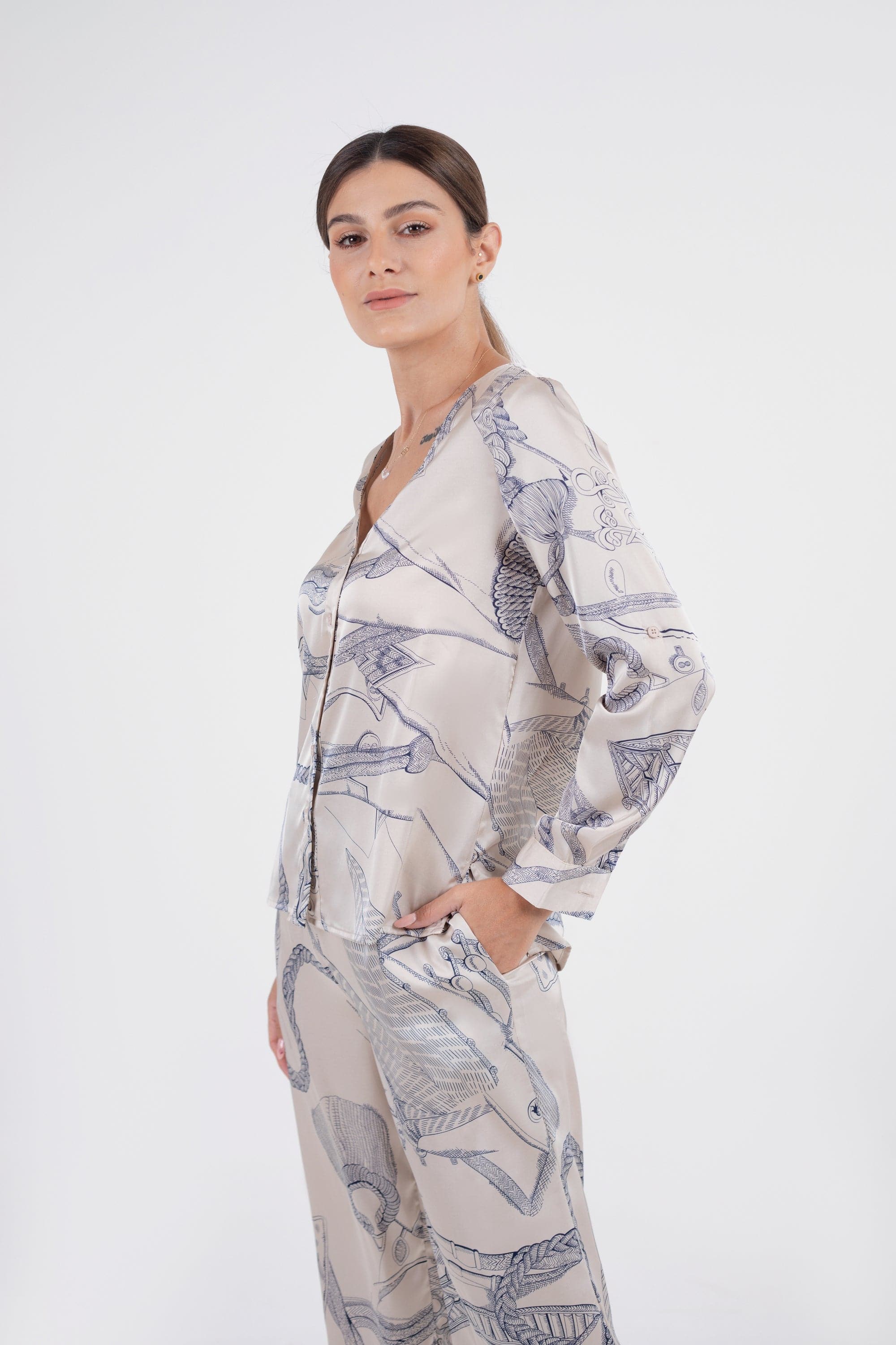 نتشي قميص نقشة زيبرا برقبة سبعة وكم طويل نسائي