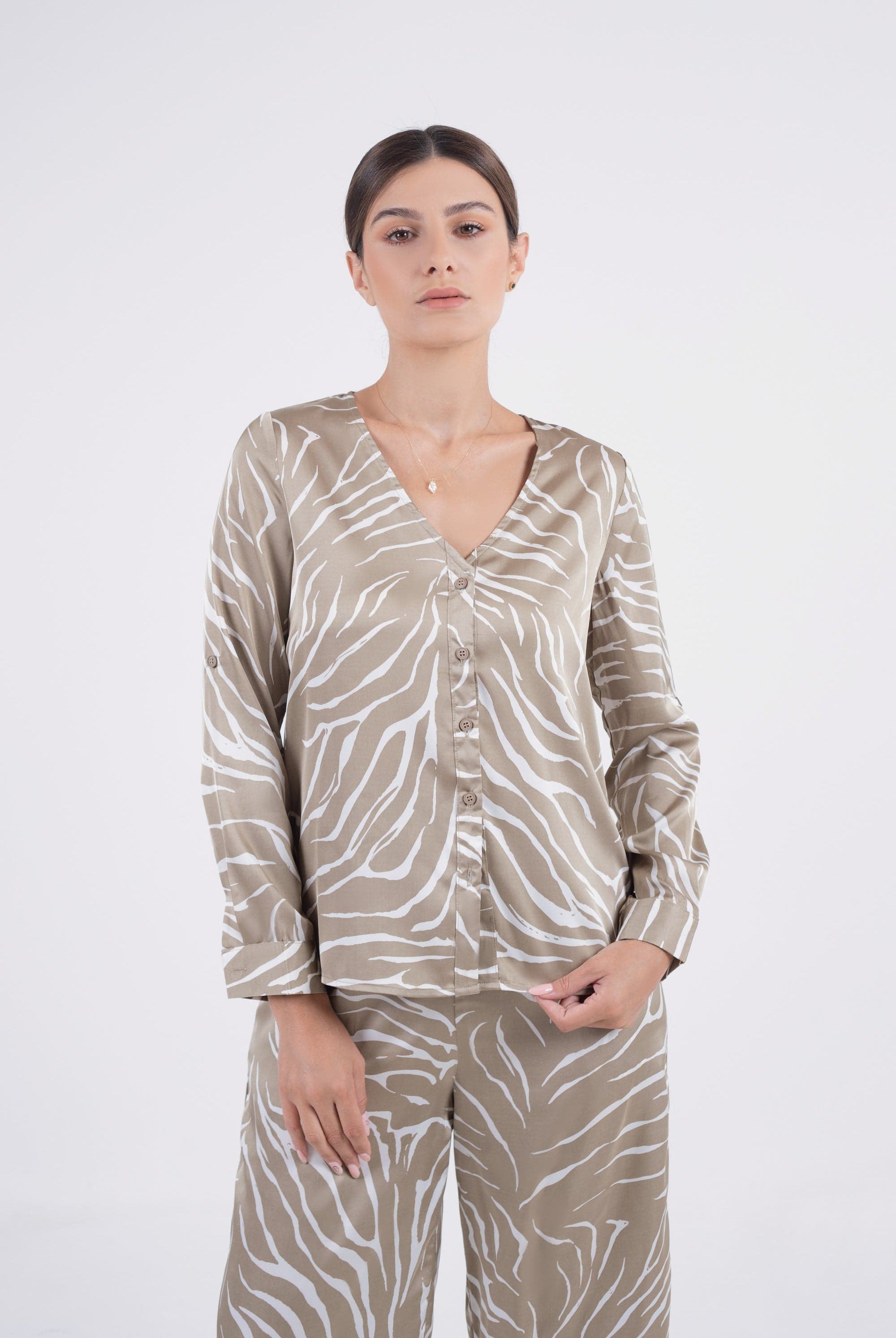 نتشي قميص نقشة زيبرا برقبة سبعة وكم طويل نسائي