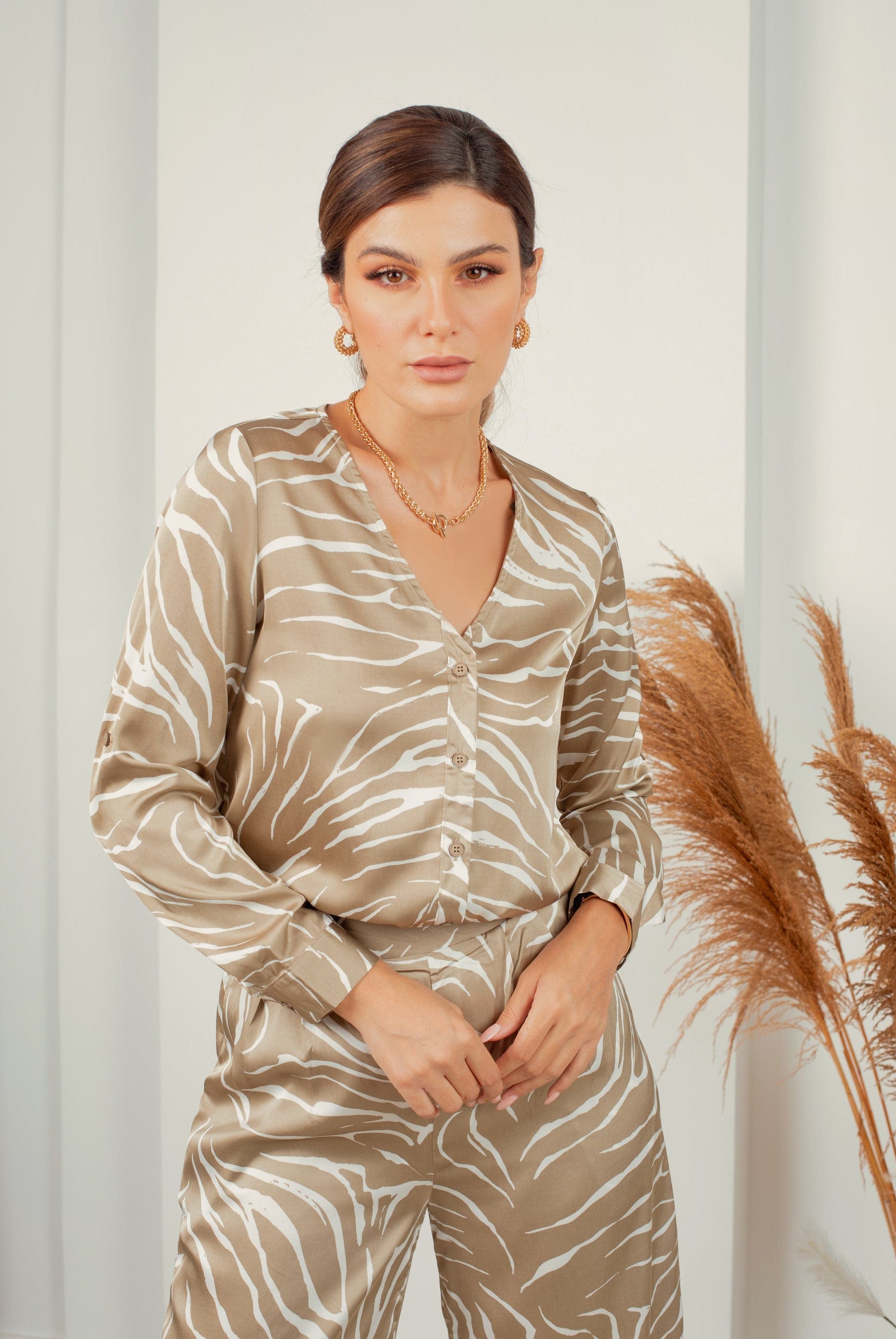 نتشي قميص نقشة زيبرا برقبة سبعة وكم طويل نسائي