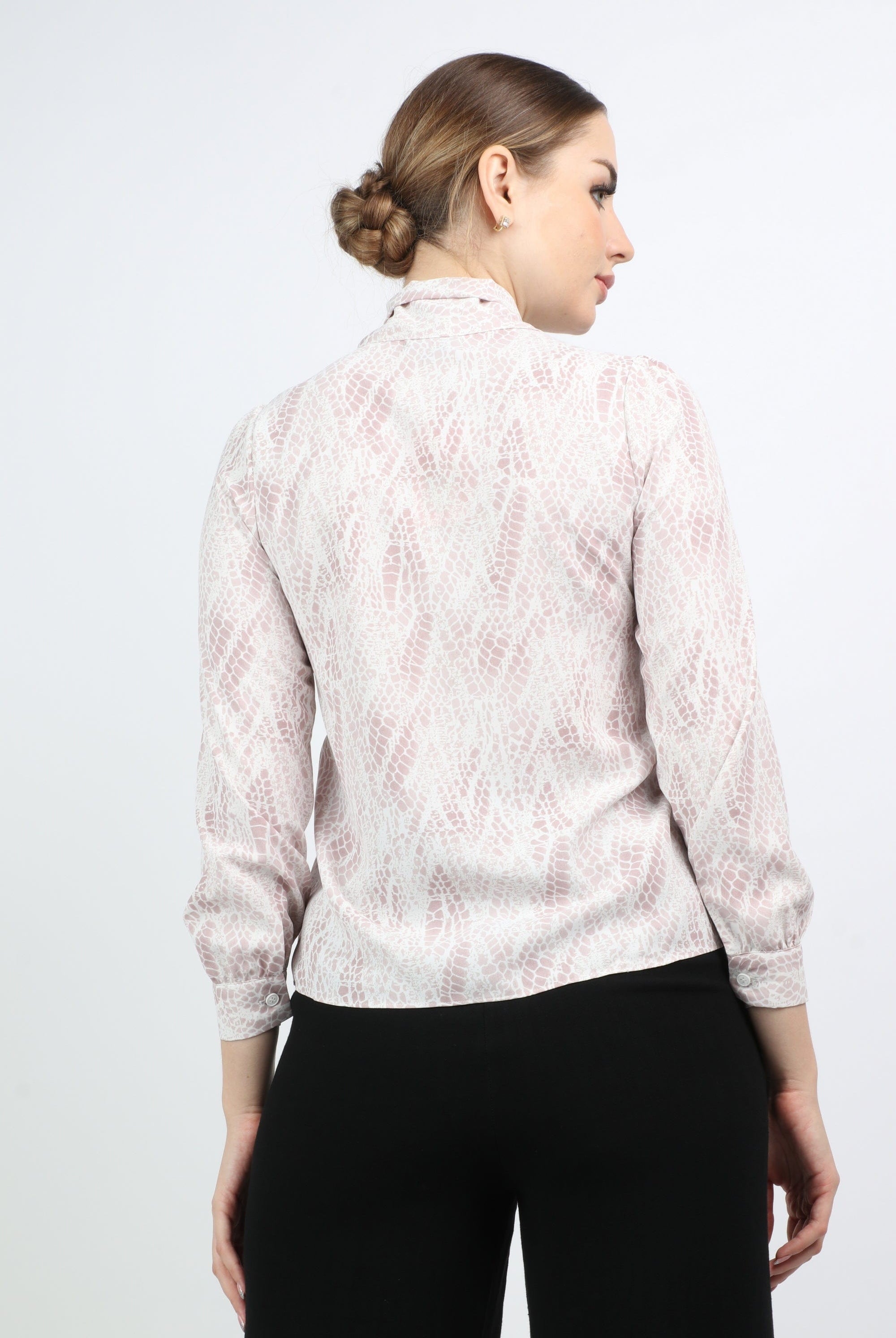 نتشي بلوزة منقوشة بربطة عنق وكم طويل نسائي