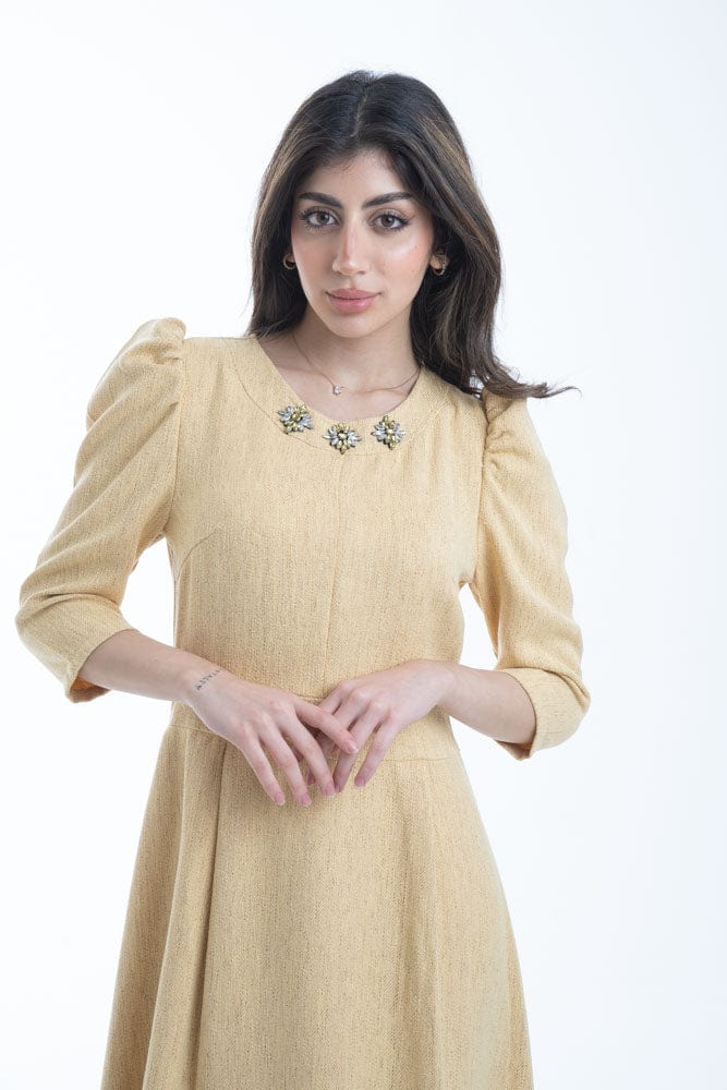 نتشي فستان ميدي بأكمام منفوخة أصفر