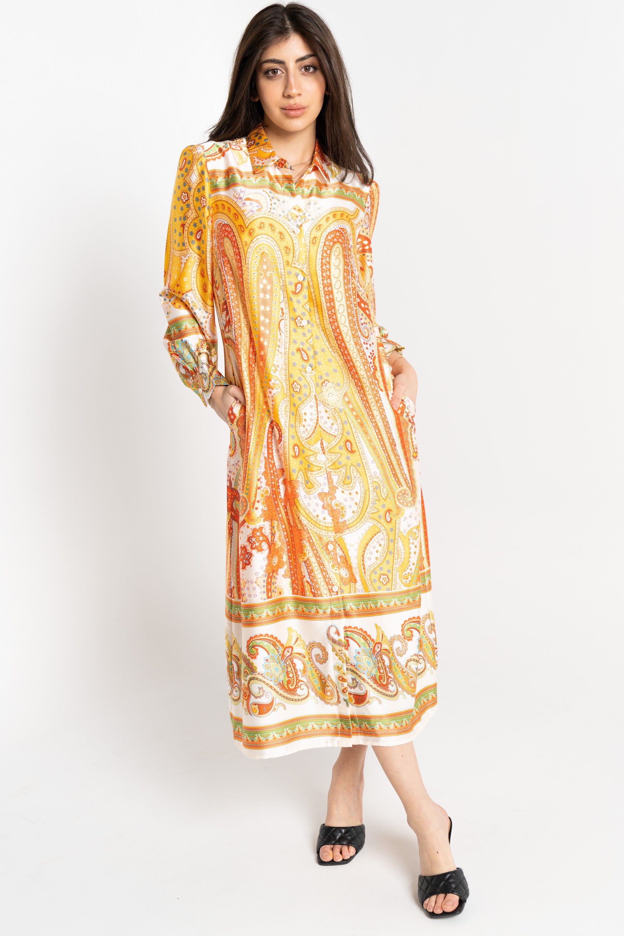 ูุชุดู ูู
ูุต ูุณุงุฆู ุทููู ุจุฃูู
ุงู
ุทูููุฉ ู
ุฒูู ุจุฒุฎุงุฑู