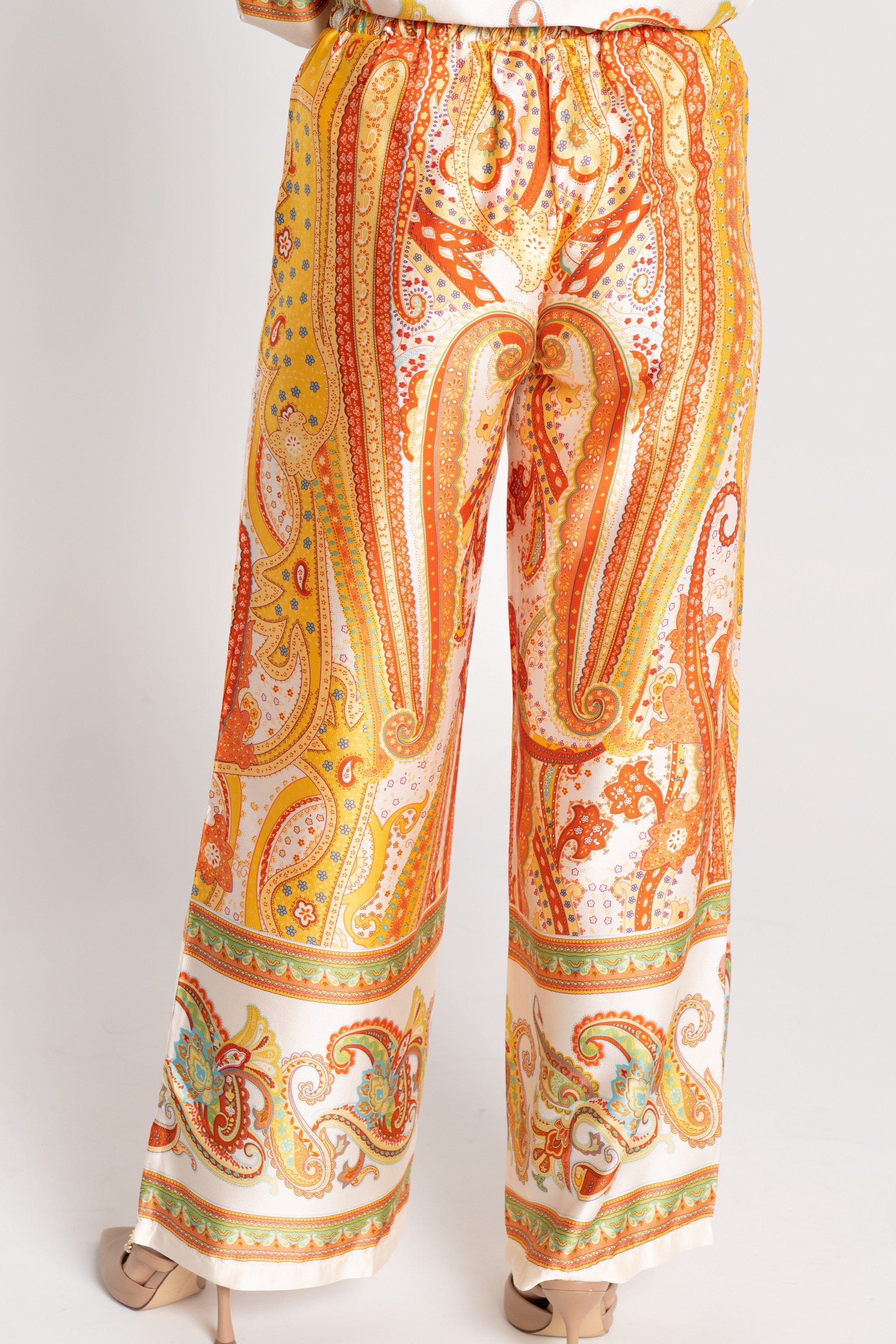 نتشي بنطلون طويل منقوش بألوان متعددة