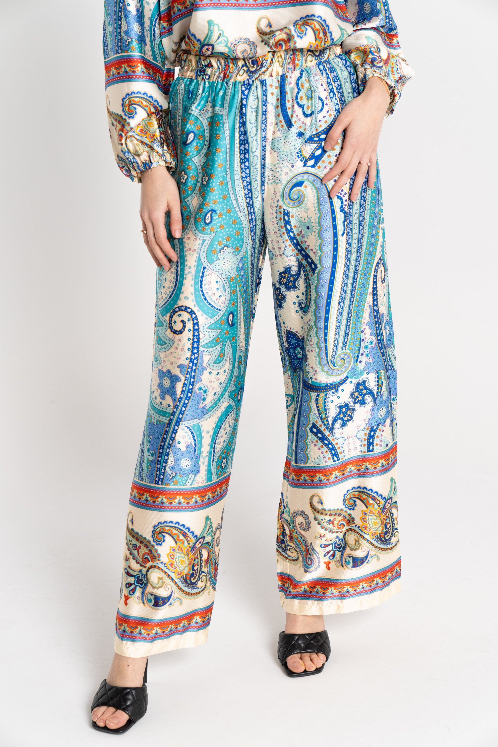 نتشي بنطلون طويل منقوش بألوان متعددة