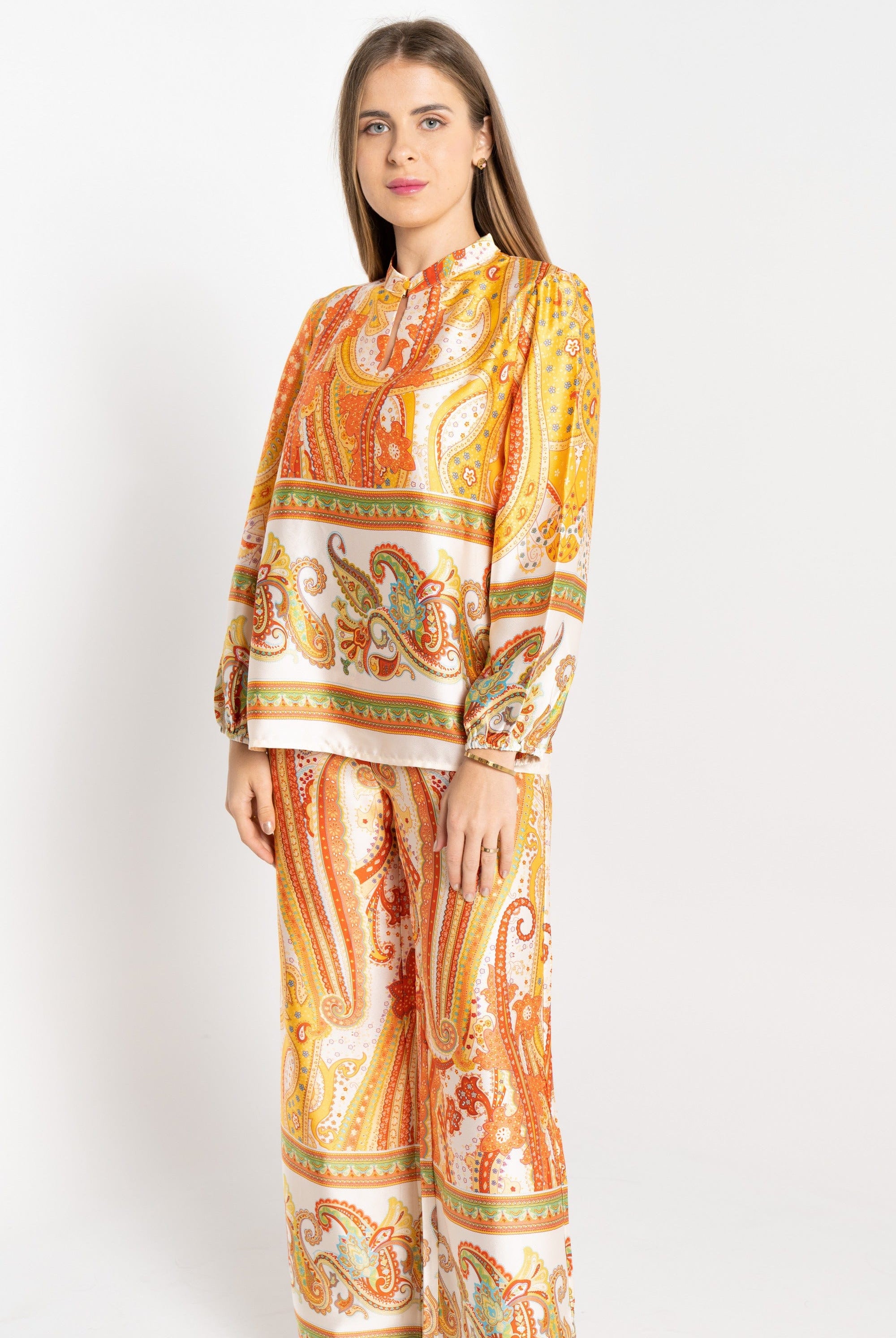 نتشي بنطلون طويل منقوش بألوان متعددة