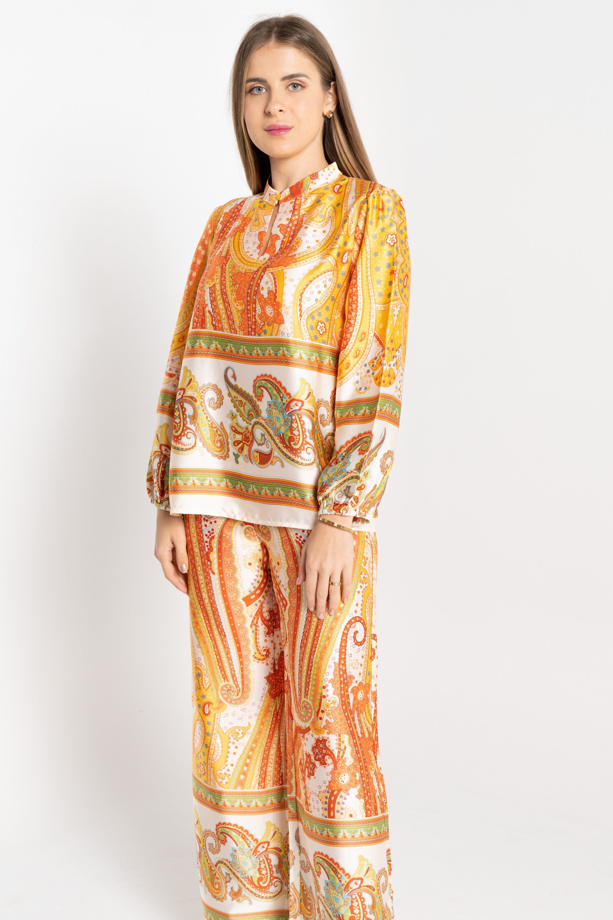 نتشي بنطلون طويل منقوش بألوان متعددة