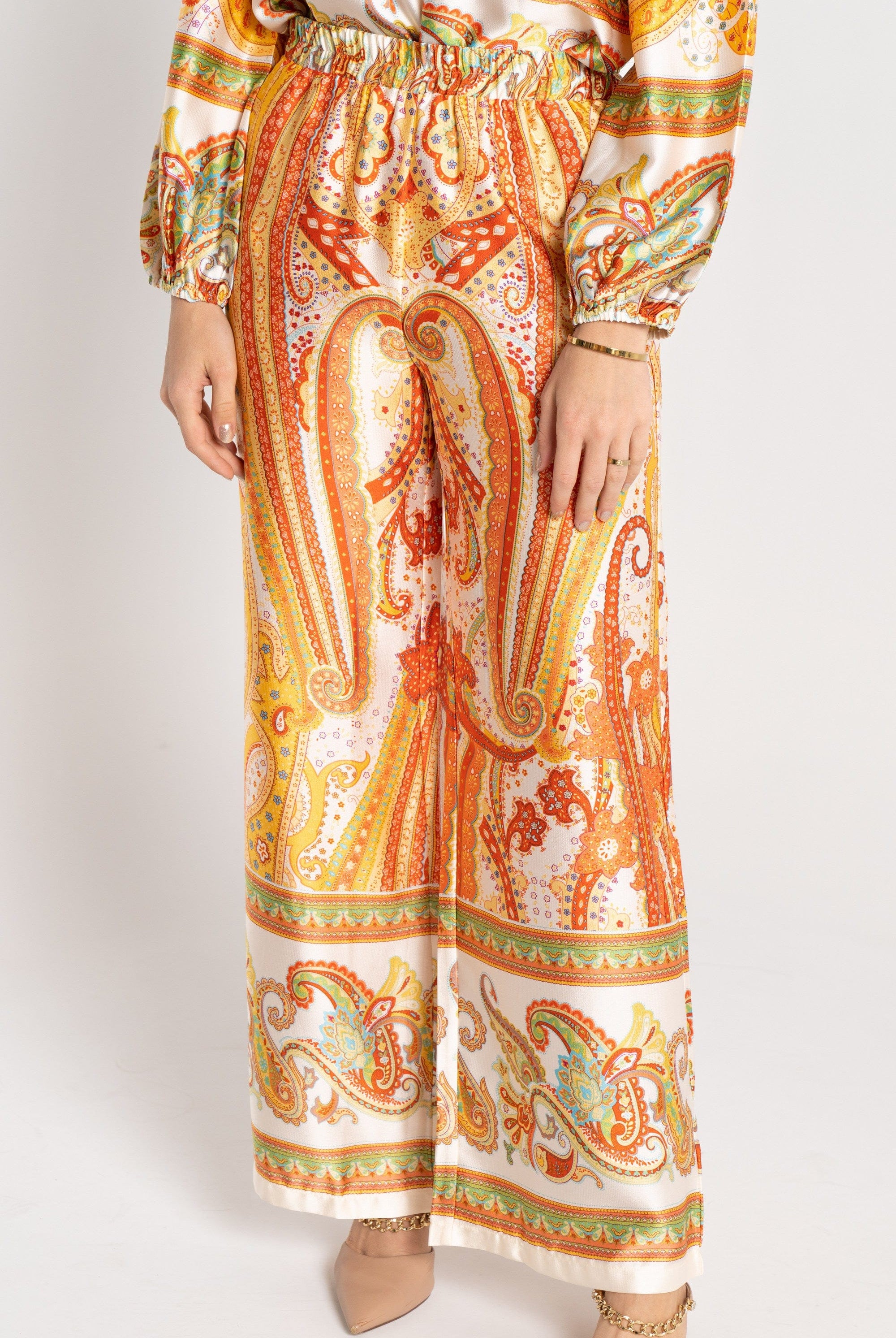 نتشي بنطلون طويل منقوش بألوان متعددة