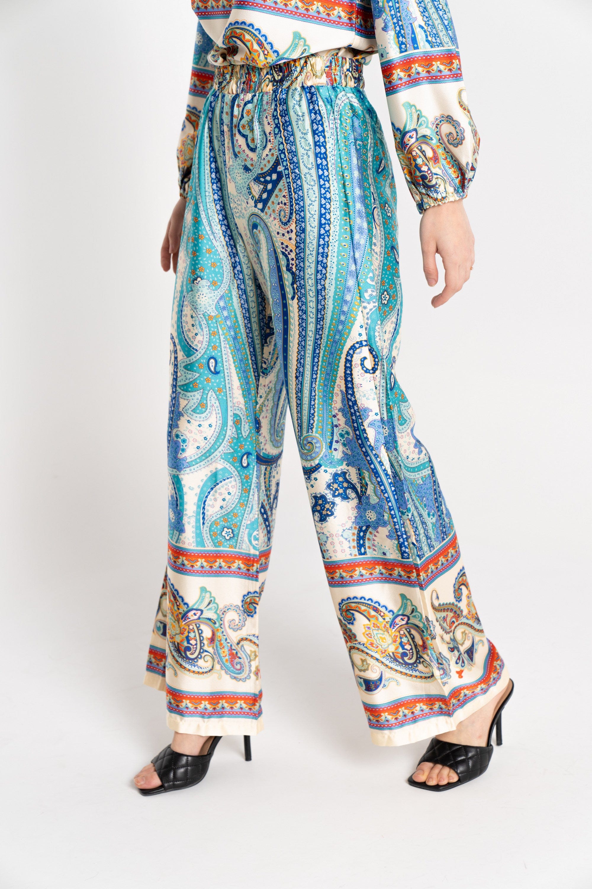 نتشي بنطلون طويل منقوش بألوان متعددة