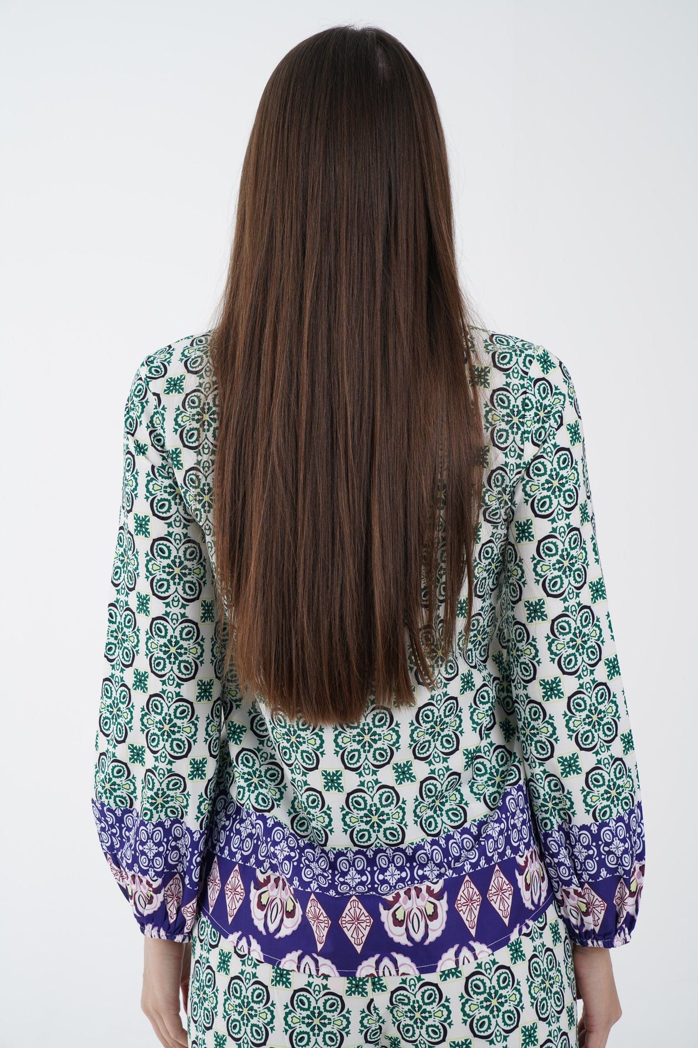 نتشي قميص مشجر بأزرار أمامية وياقة كم طويل نسائي