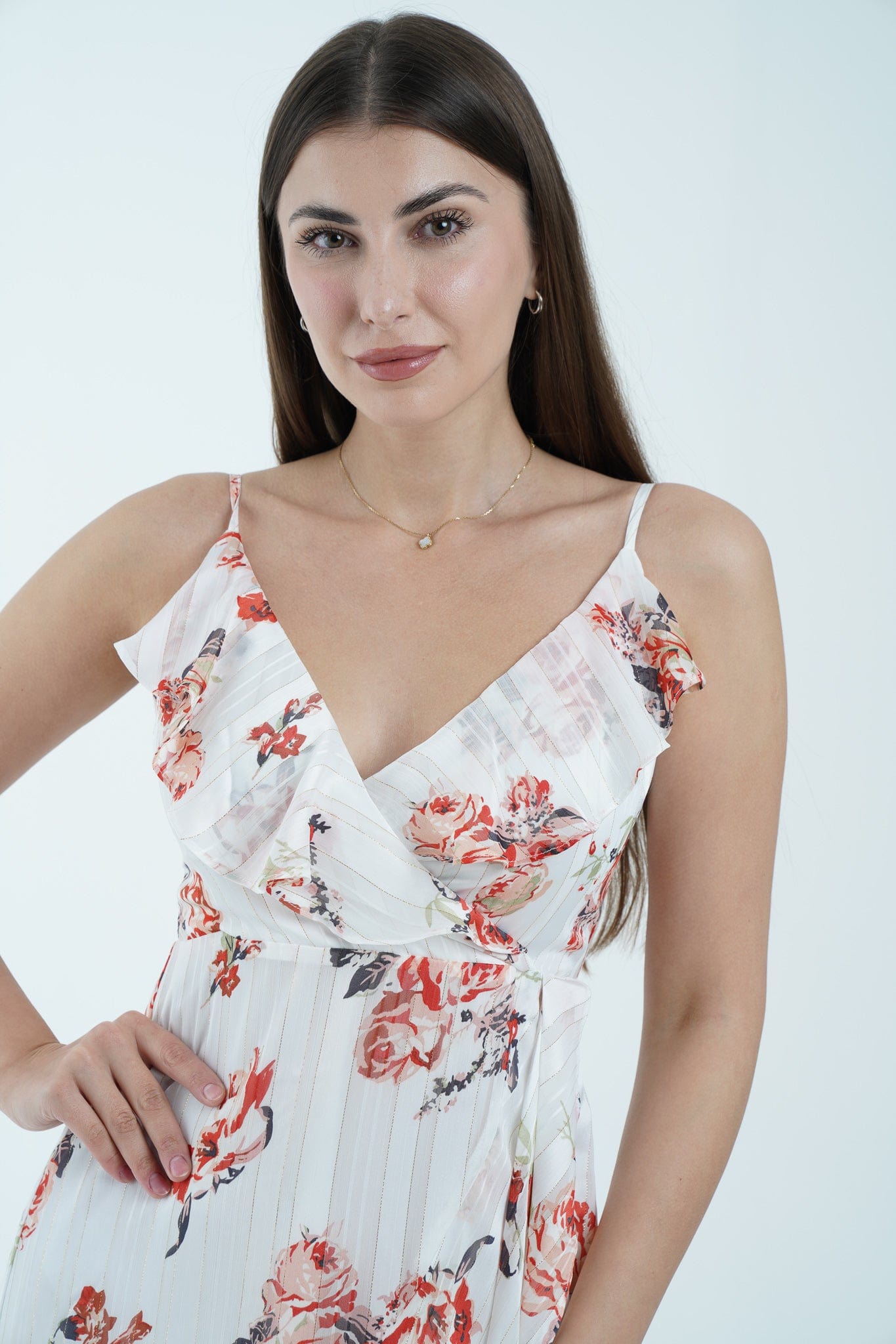 نتشي فستان ماكسي بفتحة صدر حمالات كم طويل أوف وايت