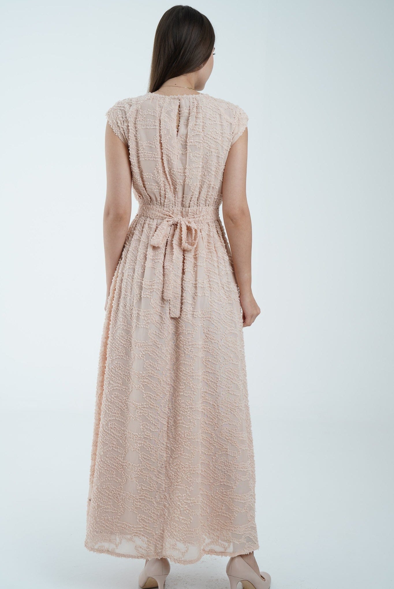 نتشي فستان ماكسي منقوش مخصر كم طويل