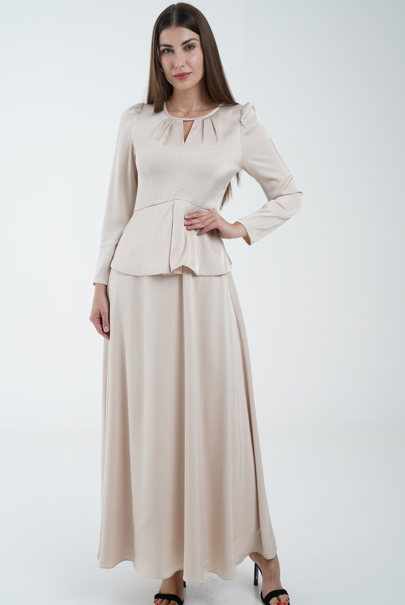 نتشي فستان سادة ماكسي مخصر بفتحة صدر كم طويل نسائي